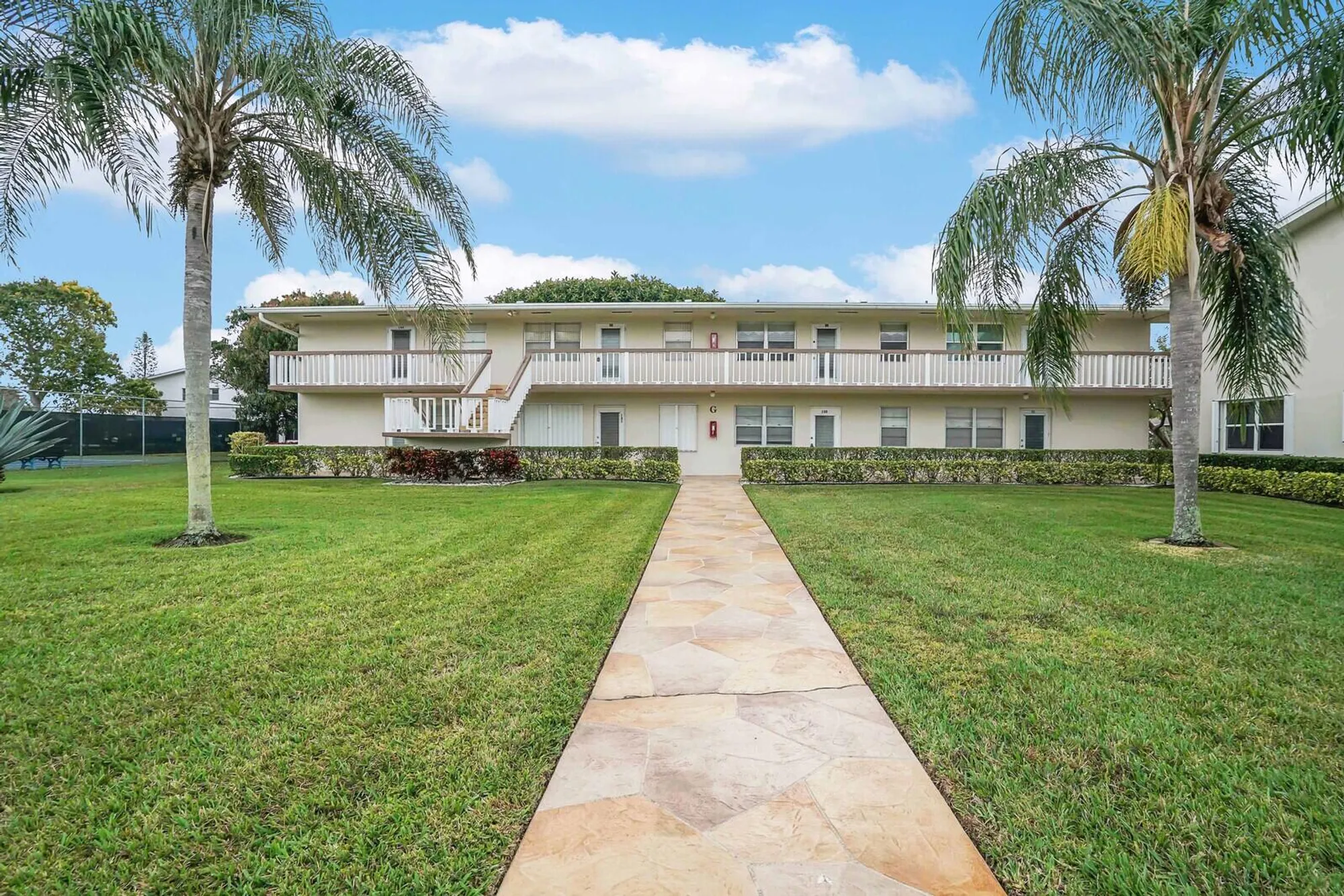 Property Slideshow image 23 of 29 | 143 somerset g, West Palm Beach, FL, 33417