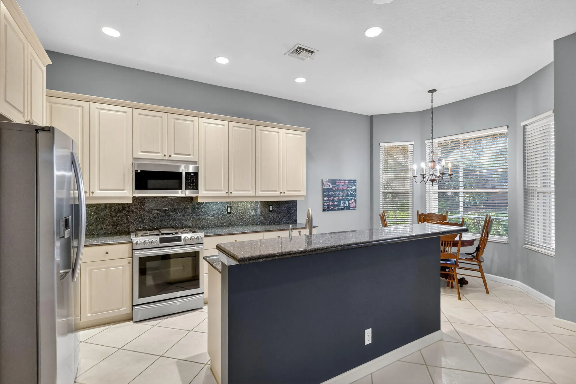 Property Slideshow image 9 of 68 | 302 nw toscane trl, Port Saint Lucie, FL, 34986