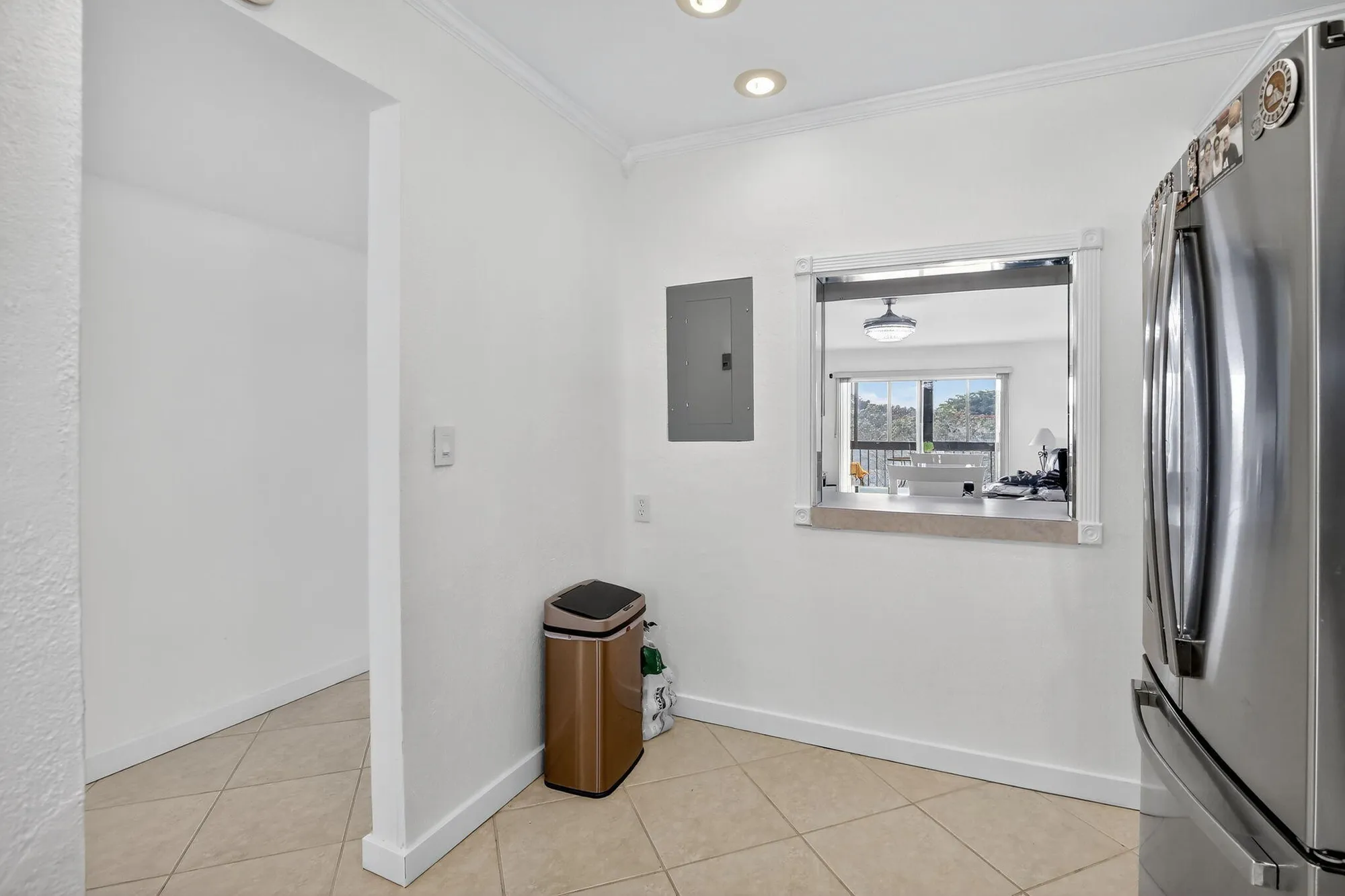 Property Slideshow image 7 of 47 | 9500 n hollybrook lake dr 308, Pembroke Pines, FL, 33025