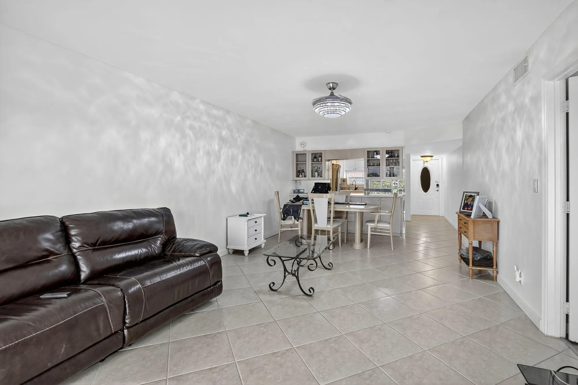 Property Slideshow image 11 of 47 | 9500 n hollybrook lake dr 308, Pembroke Pines, FL, 33025