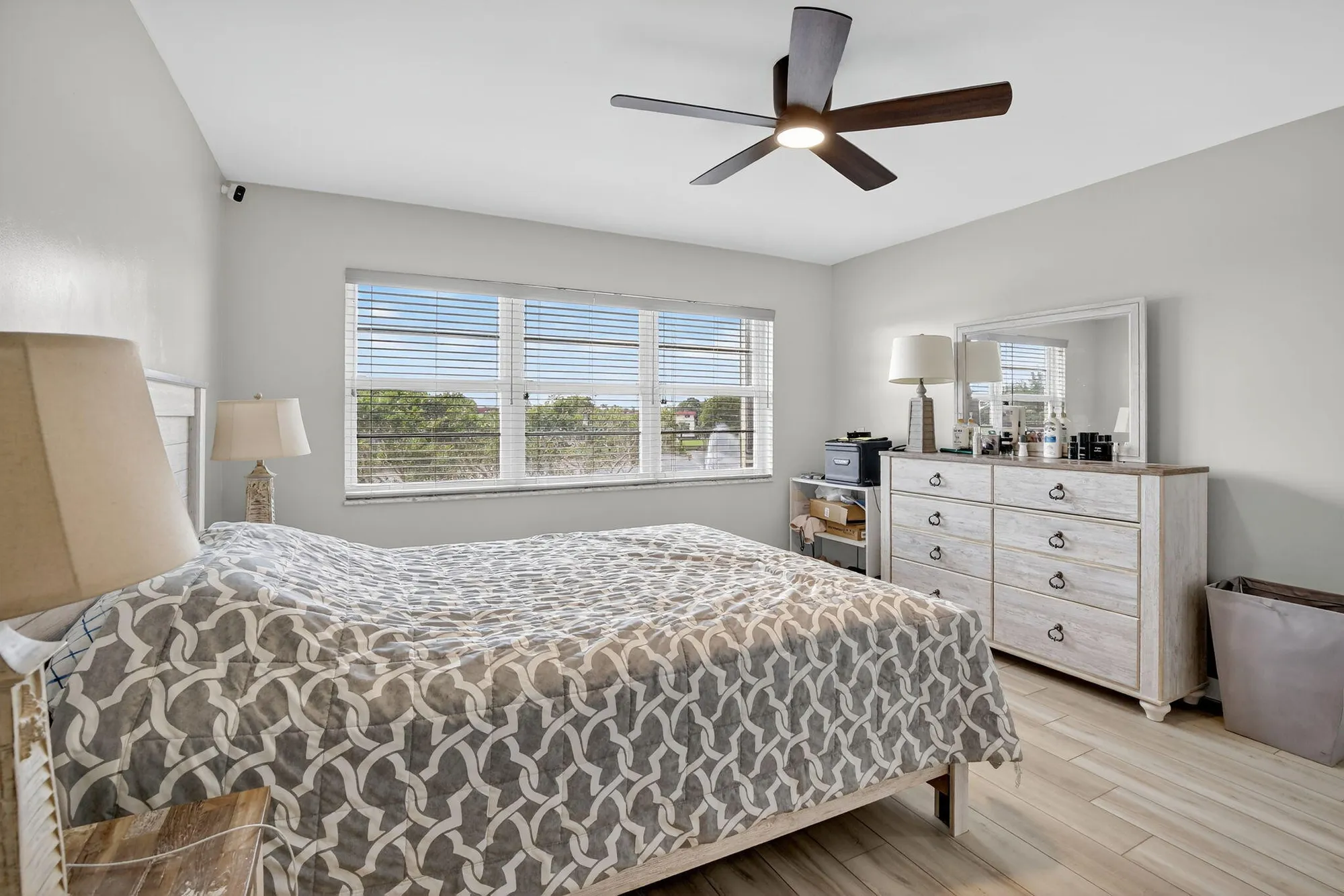 Property Slideshow image 19 of 47 | 9500 n hollybrook lake dr 308, Pembroke Pines, FL, 33025