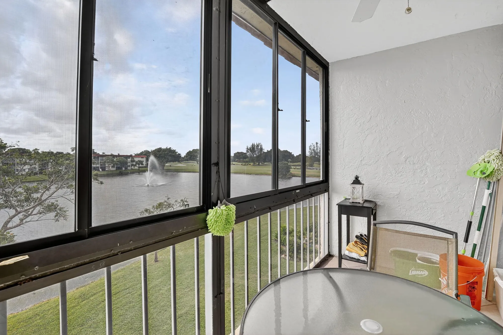 Property Slideshow image 24 of 47 | 9500 n hollybrook lake dr 308, Pembroke Pines, FL, 33025