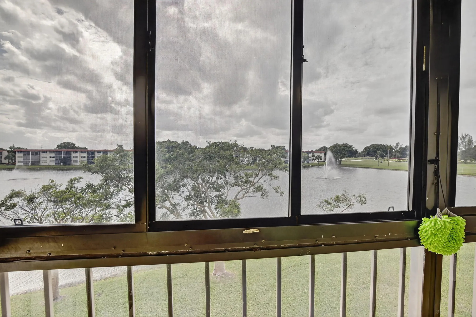 Property Slideshow image 30 of 47 | 9500 n hollybrook lake dr 308, Pembroke Pines, FL, 33025