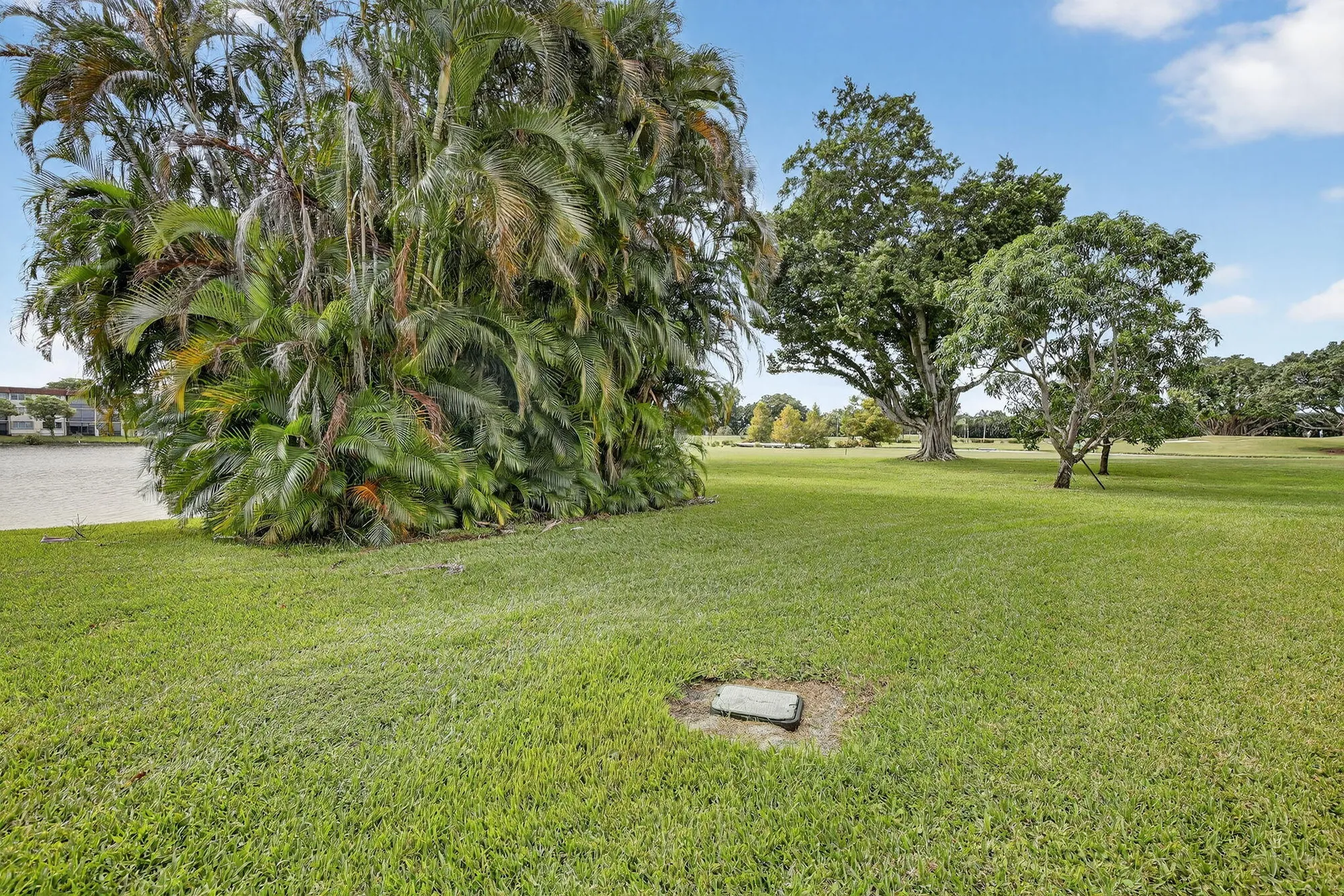 Property Slideshow image 36 of 47 | 9500 n hollybrook lake dr 308, Pembroke Pines, FL, 33025