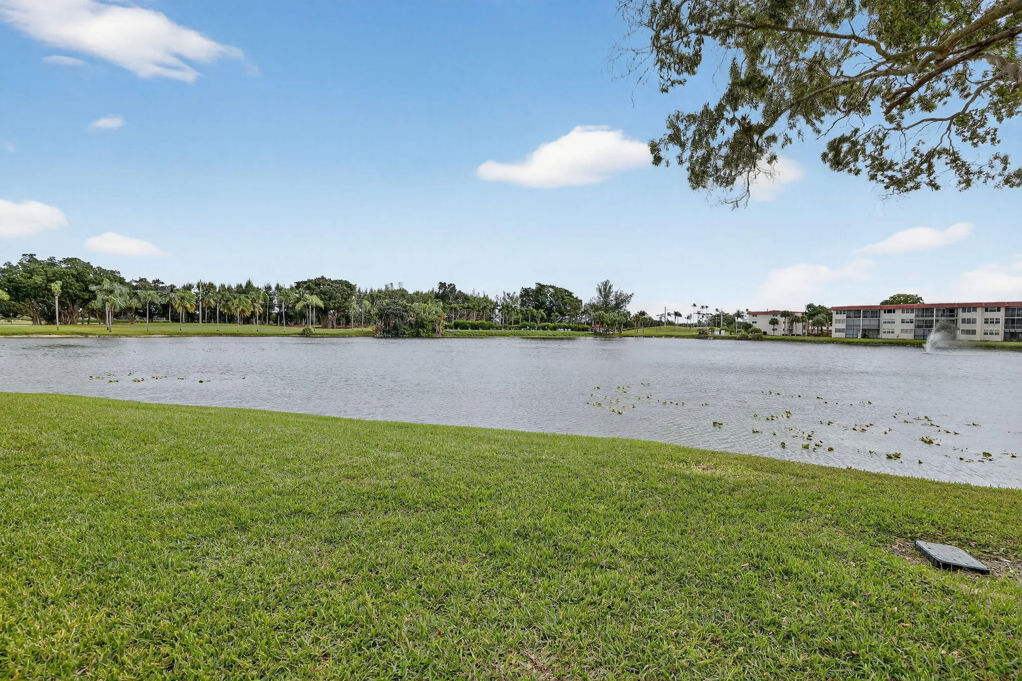 Property Slideshow image 37 of 47 | 9500 n hollybrook lake dr 308, Pembroke Pines, FL, 33025