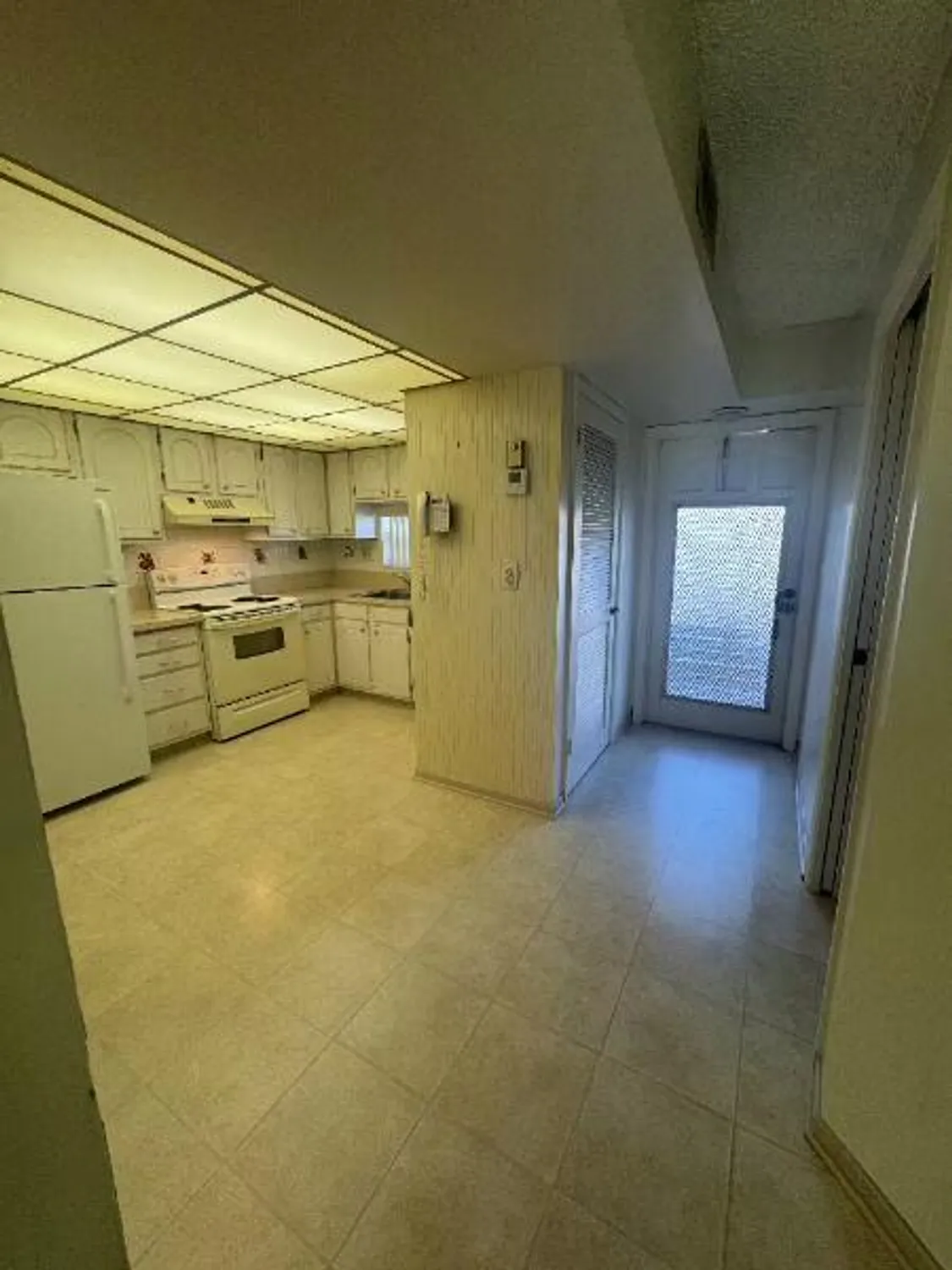 Property Slideshow image 7 of 33 | 9420 s hollybrook lake dr 105, Pembroke Pines, FL, 33025