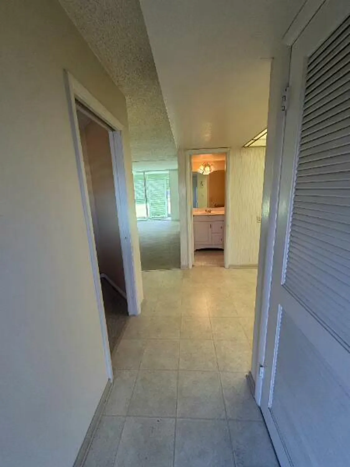 Property Slideshow image 14 of 33 | 9420 s hollybrook lake dr 105, Pembroke Pines, FL, 33025