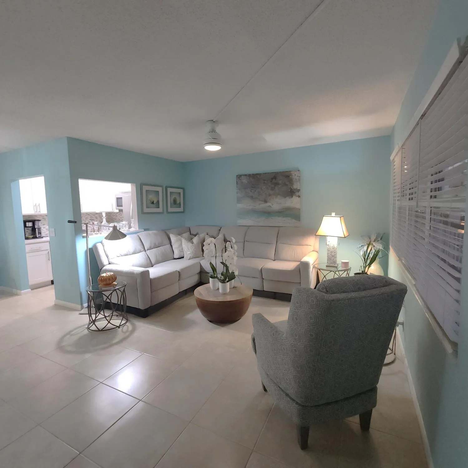 Property Slideshow image 3 of 35 | 424 dover b, West Palm Beach, FL, 33417