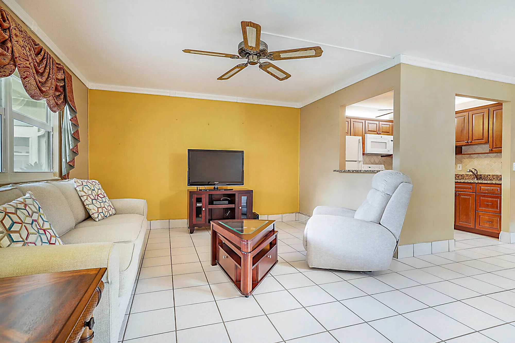 Property Slideshow image 4 of 21 | 643 flanders, Delray Beach, FL, 33484