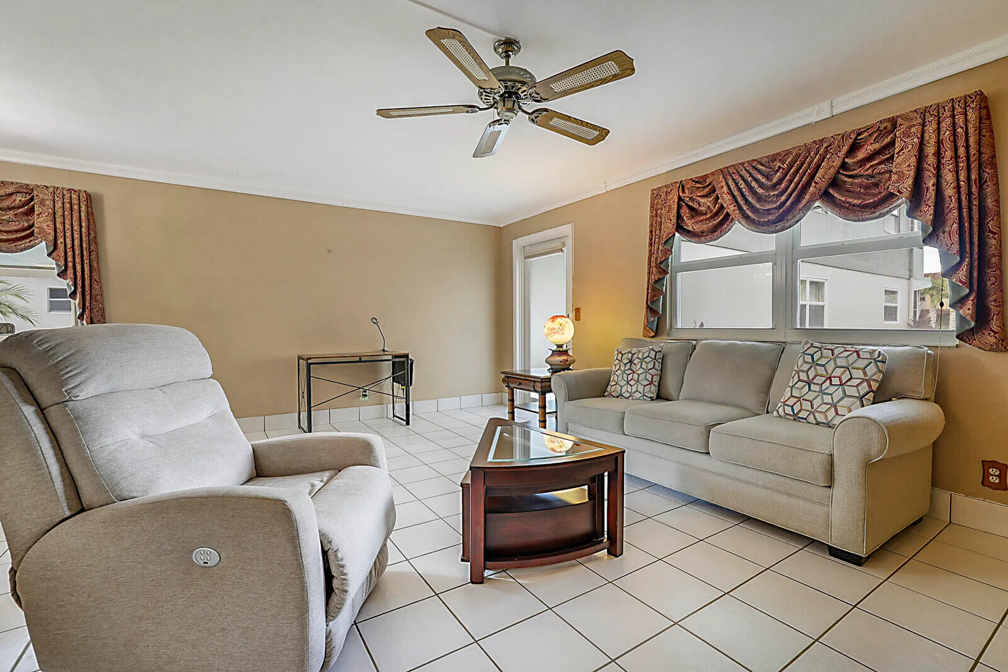 Property Slideshow image 5 of 21 | 643 flanders, Delray Beach, FL, 33484