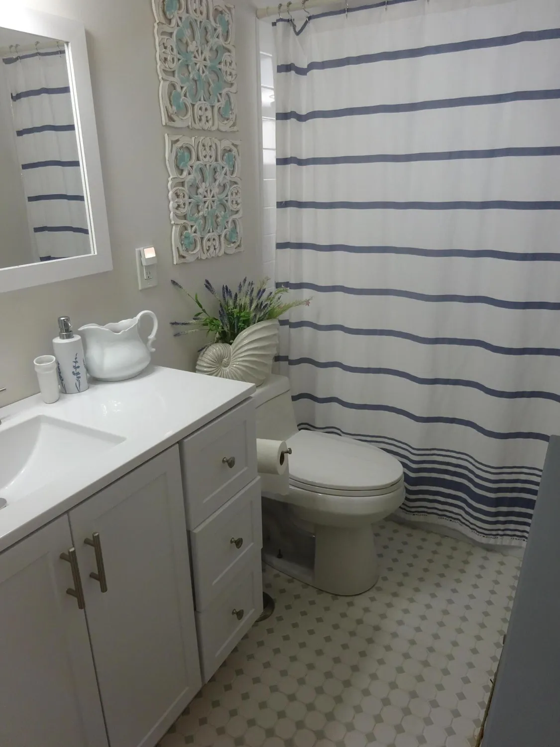 Property Slideshow image 10 of 19 | 2763 dudley dr h, West Palm Beach, FL, 33415