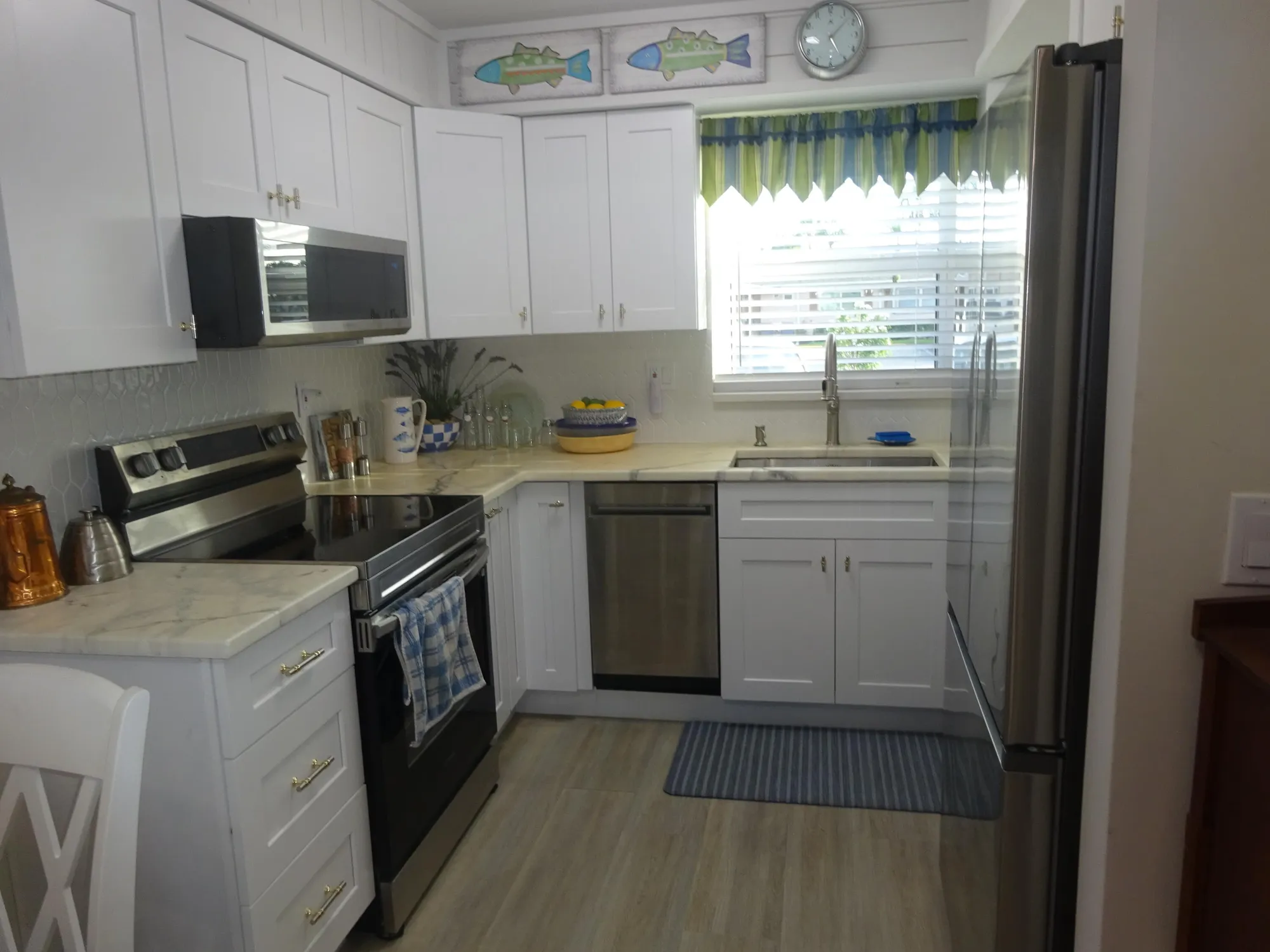 Property Slideshow image 4 of 19 | 2763 dudley dr h, West Palm Beach, FL, 33415