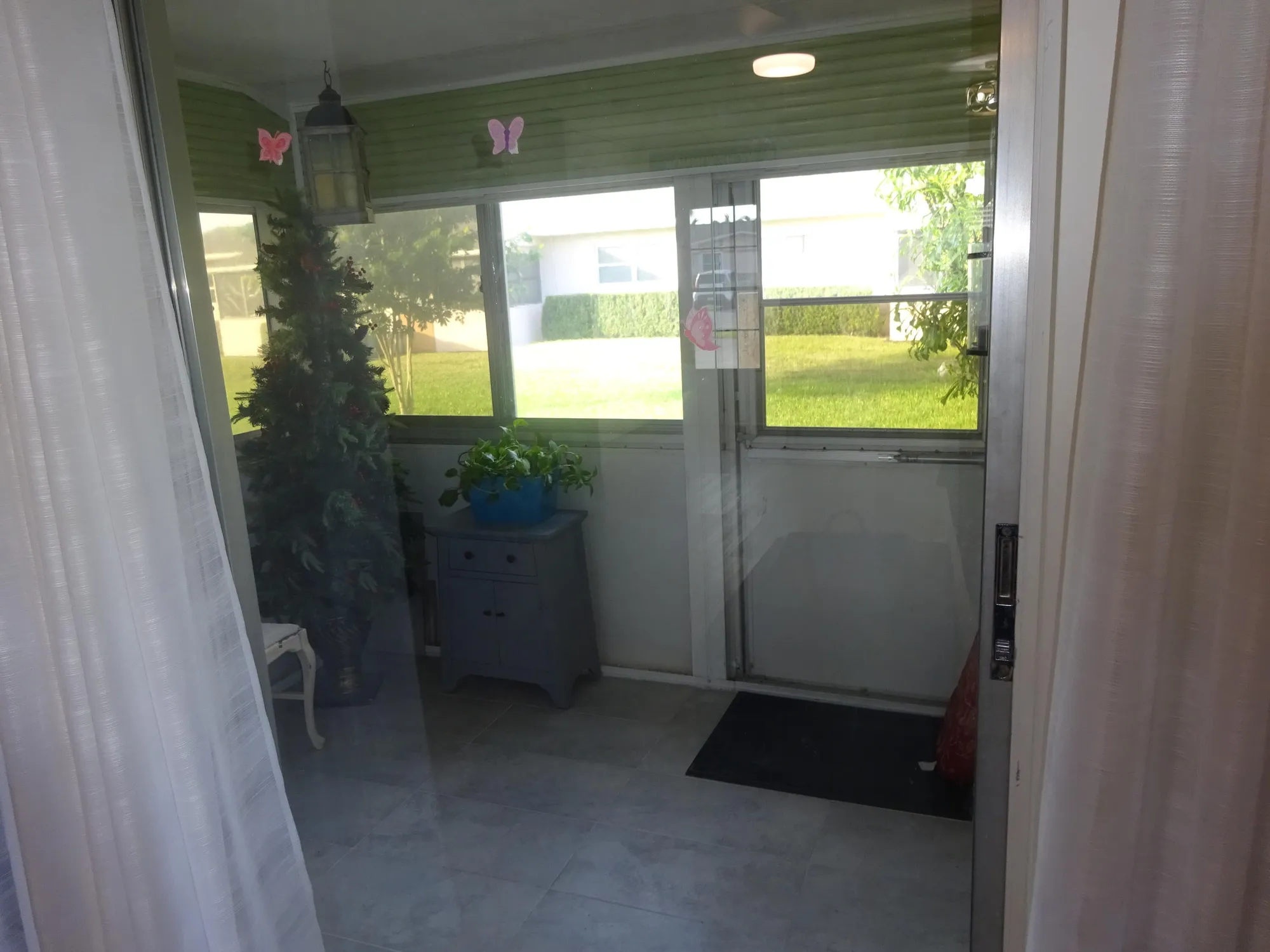 Property Slideshow image 6 of 19 | 2763 dudley dr h, West Palm Beach, FL, 33415