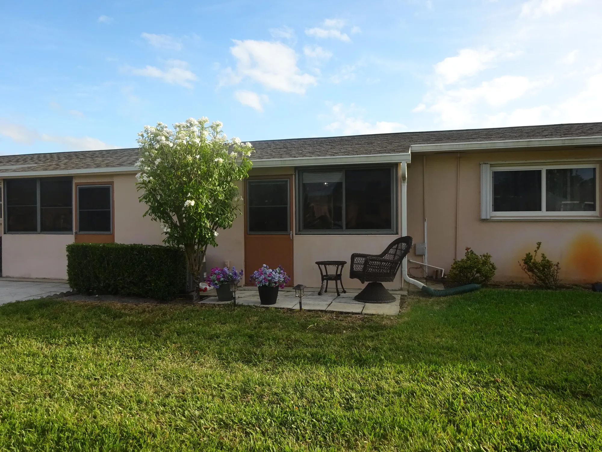 Property Slideshow image 8 of 19 | 2763 dudley dr h, West Palm Beach, FL, 33415