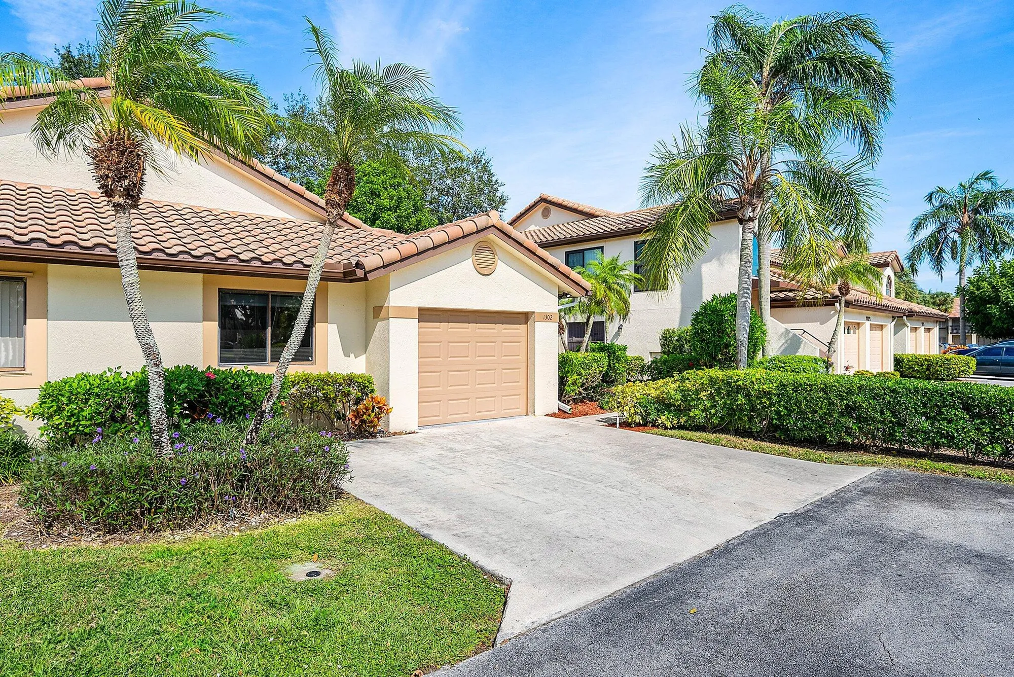 Property Slideshow image 3 of 52 | 10071 53rd way 1302, Boynton Beach, FL, 33437