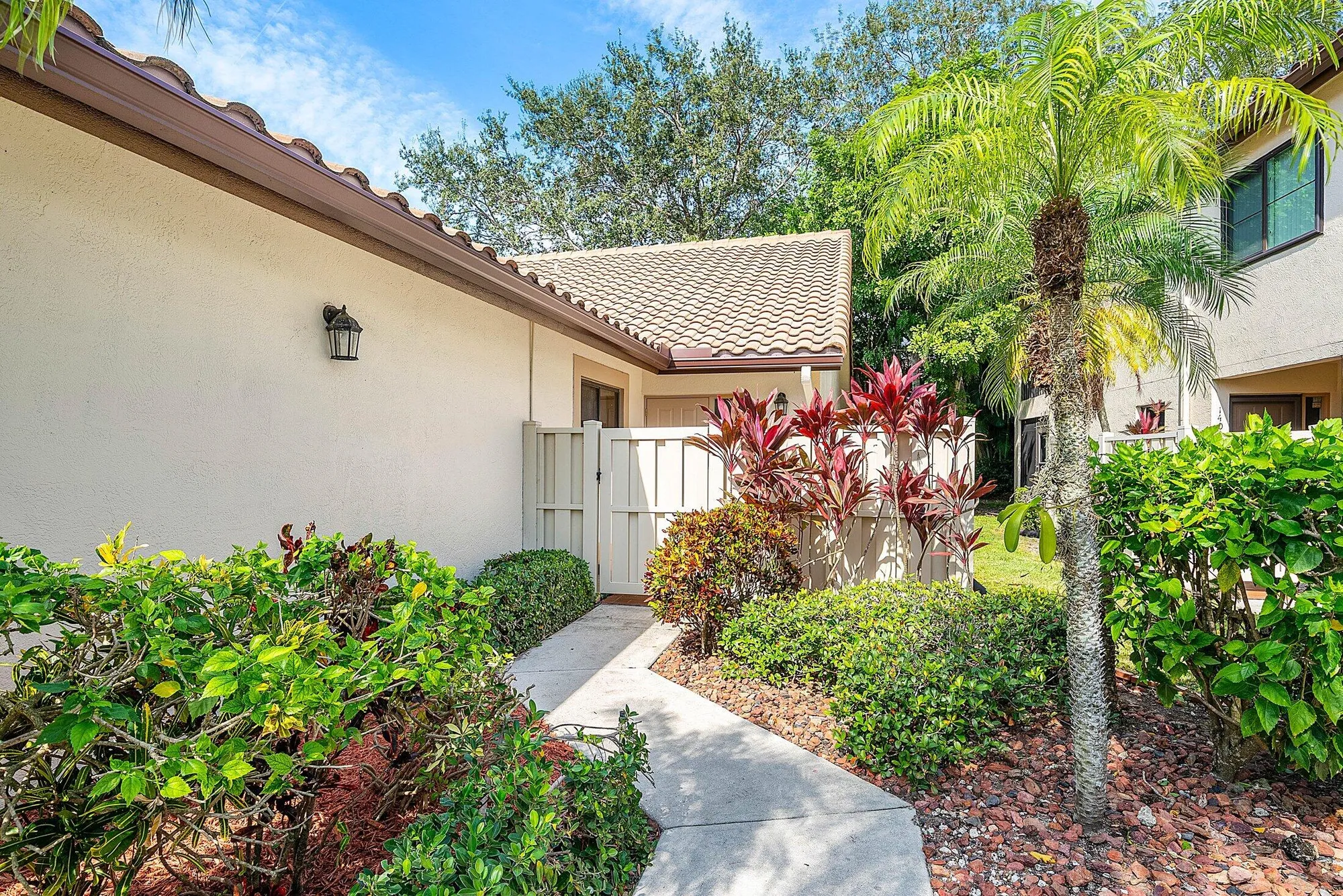 Property Slideshow image 6 of 52 | 10071 53rd way 1302, Boynton Beach, FL, 33437