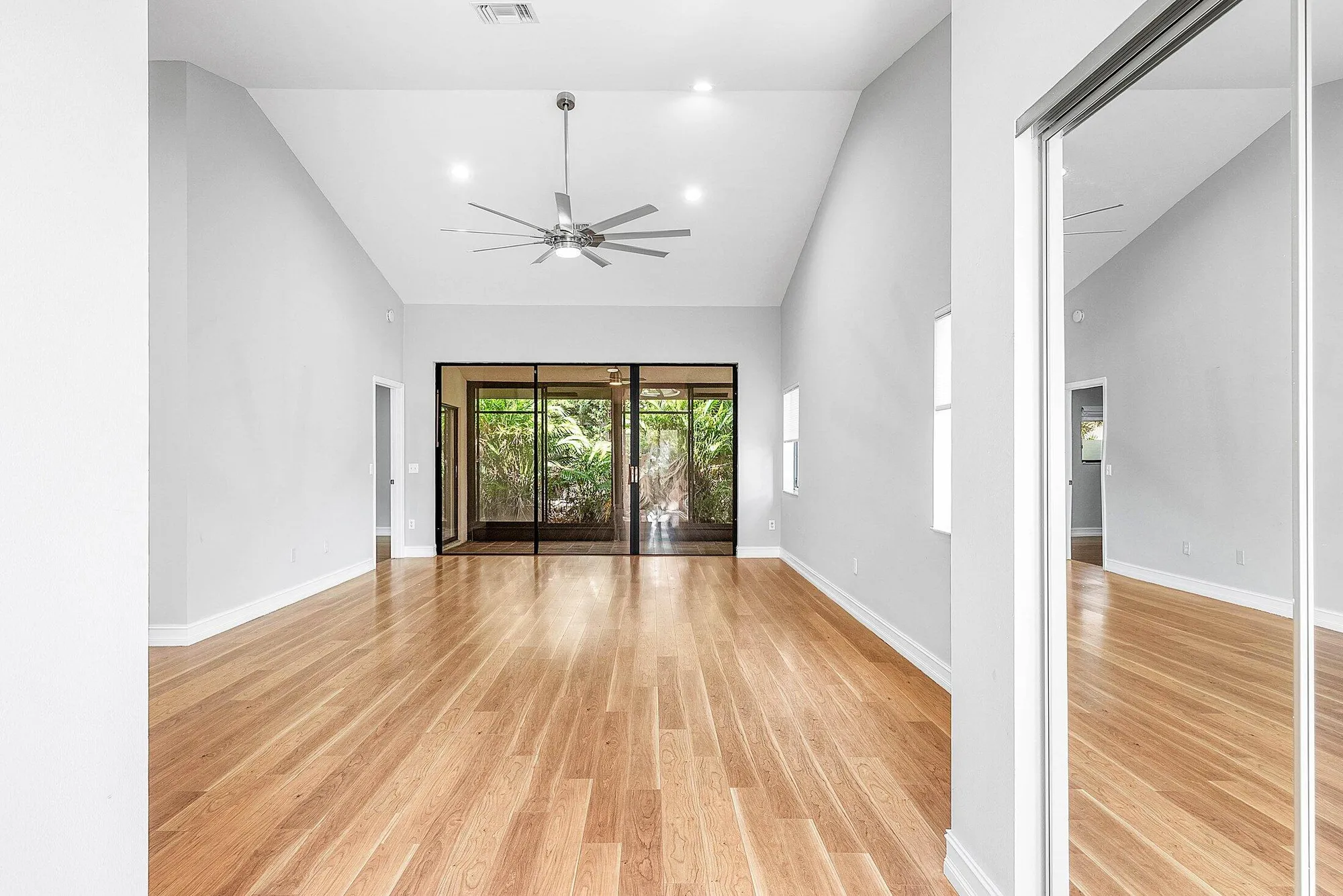 Property Slideshow image 9 of 52 | 10071 53rd way 1302, Boynton Beach, FL, 33437