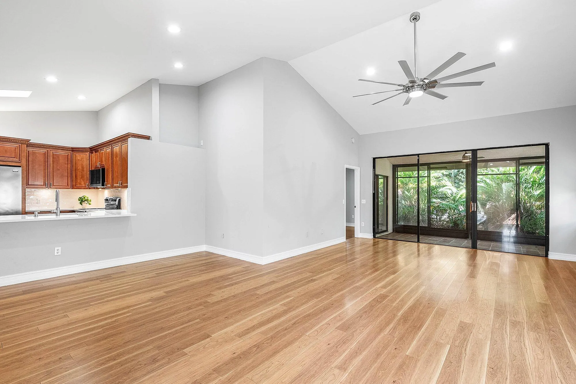 Property Slideshow image 10 of 52 | 10071 53rd way 1302, Boynton Beach, FL, 33437