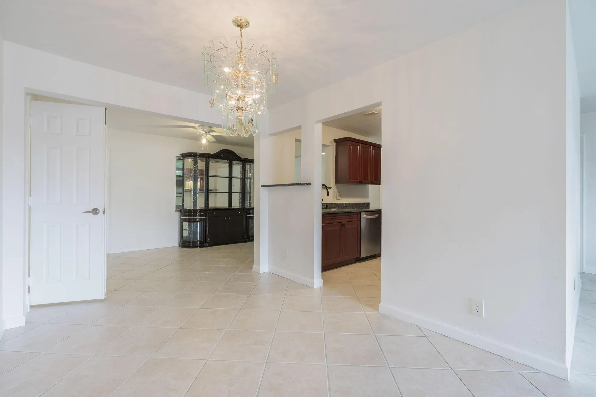 Property Slideshow image 14 of 75 | 1141 nw 90th way, Plantation, FL, 33322