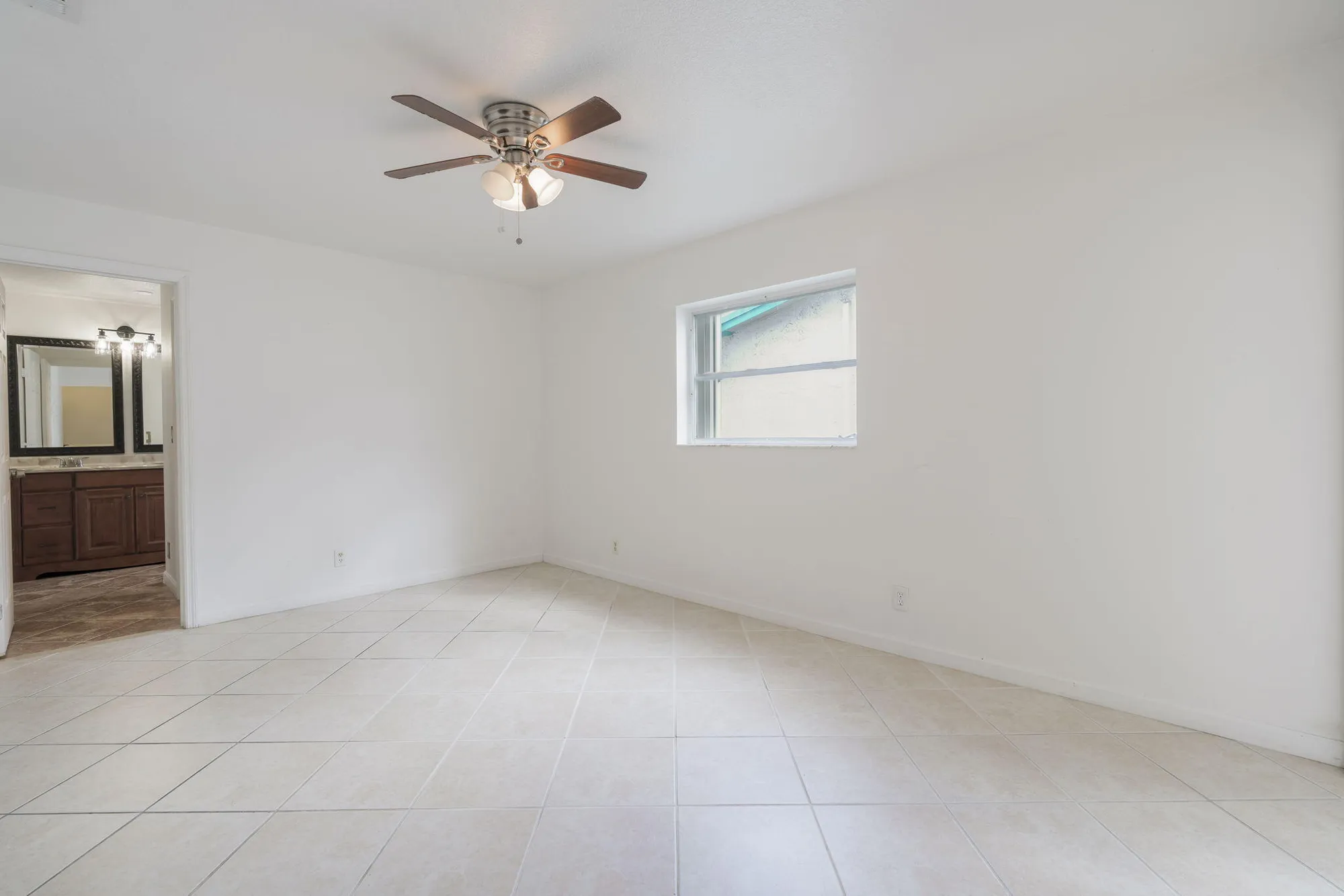 Property Slideshow image 17 of 75 | 1141 nw 90th way, Plantation, FL, 33322