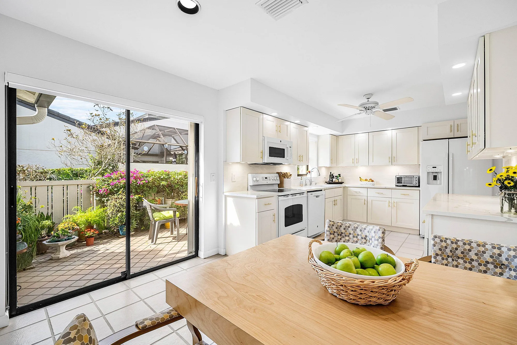 Property Slideshow image 13 of 68 | 14 brentwood dr, Boynton Beach, FL, 33436