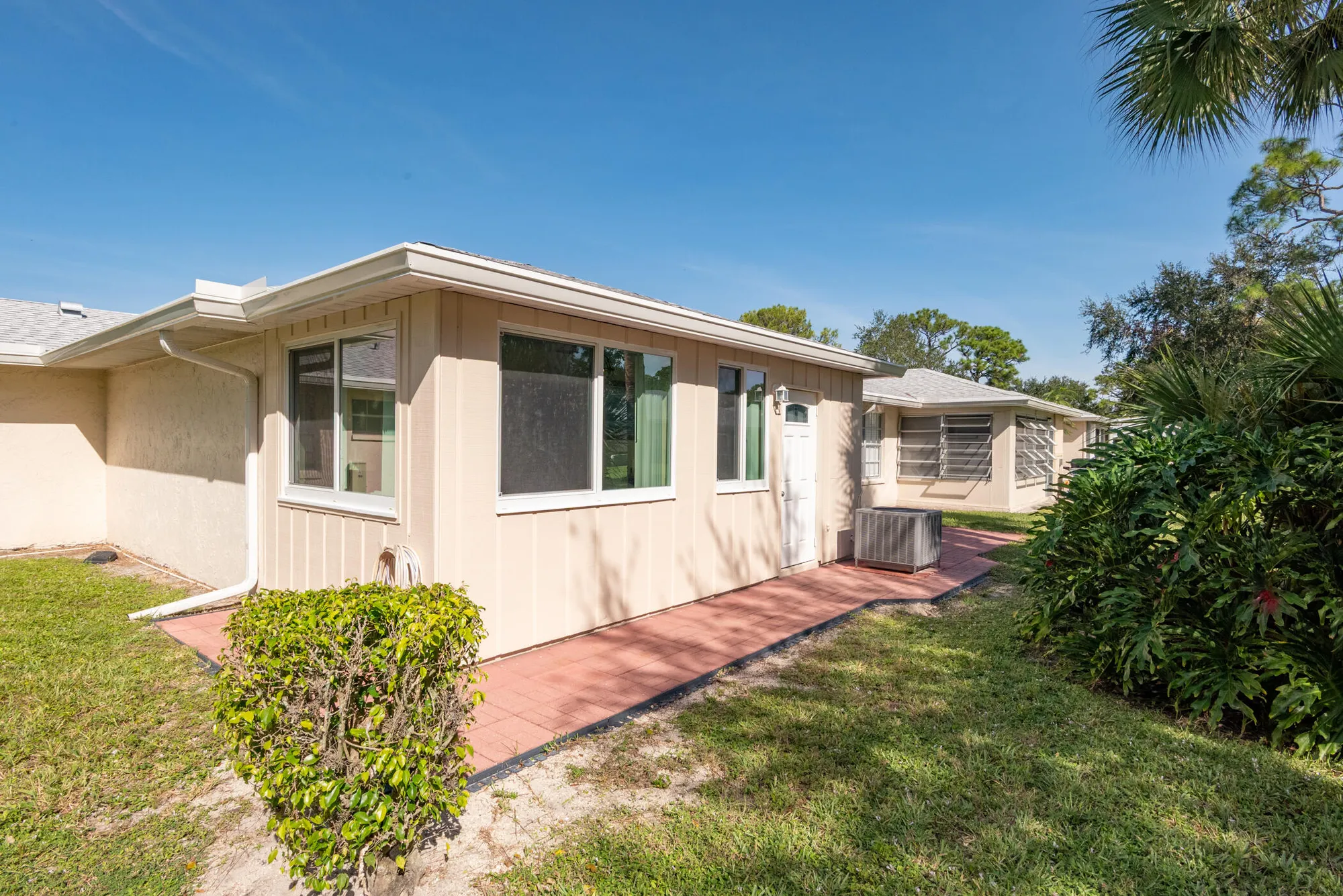 Property Slideshow image 32 of 36 | 460 franconia cir a, Lake Worth, FL, 33467