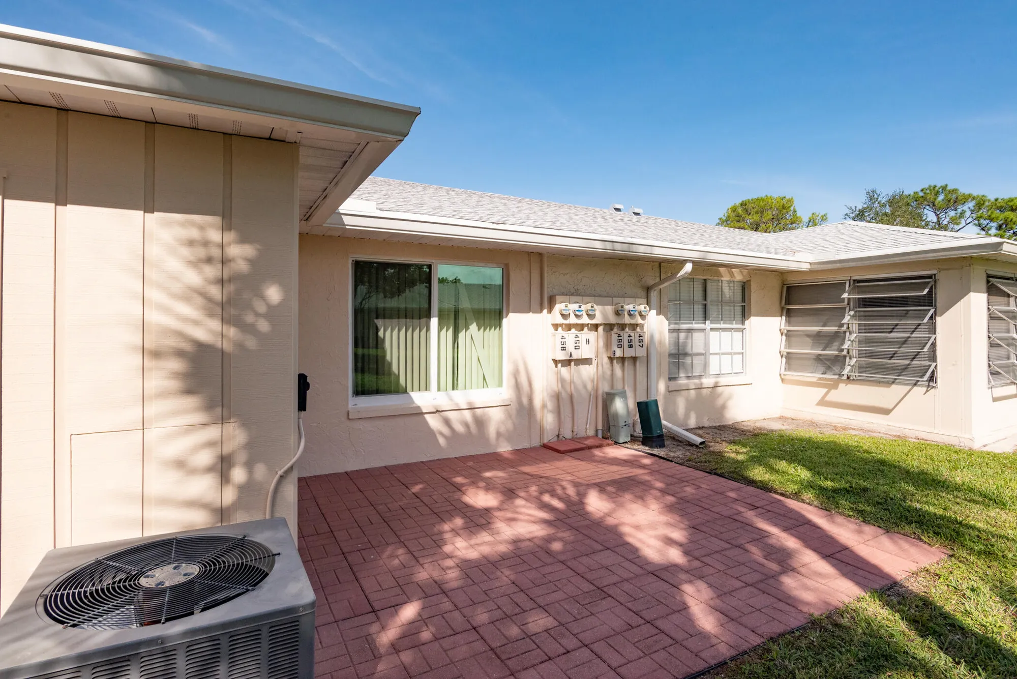 Property Slideshow image 33 of 36 | 460 franconia cir a, Lake Worth, FL, 33467