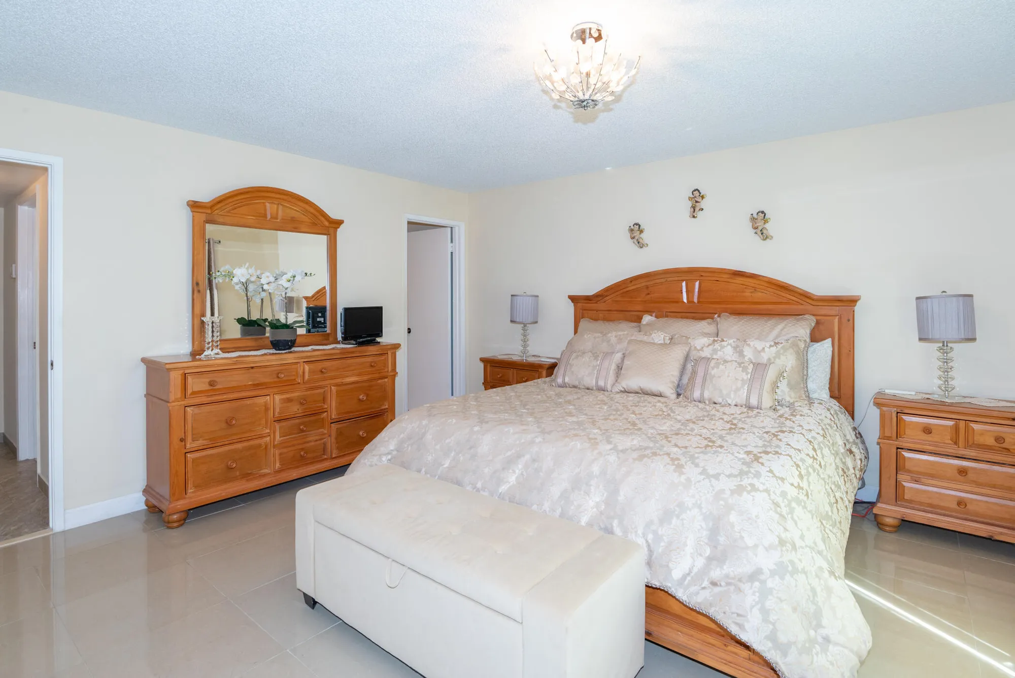 Property Slideshow image 17 of 36 | 460 franconia cir a, Lake Worth, FL, 33467