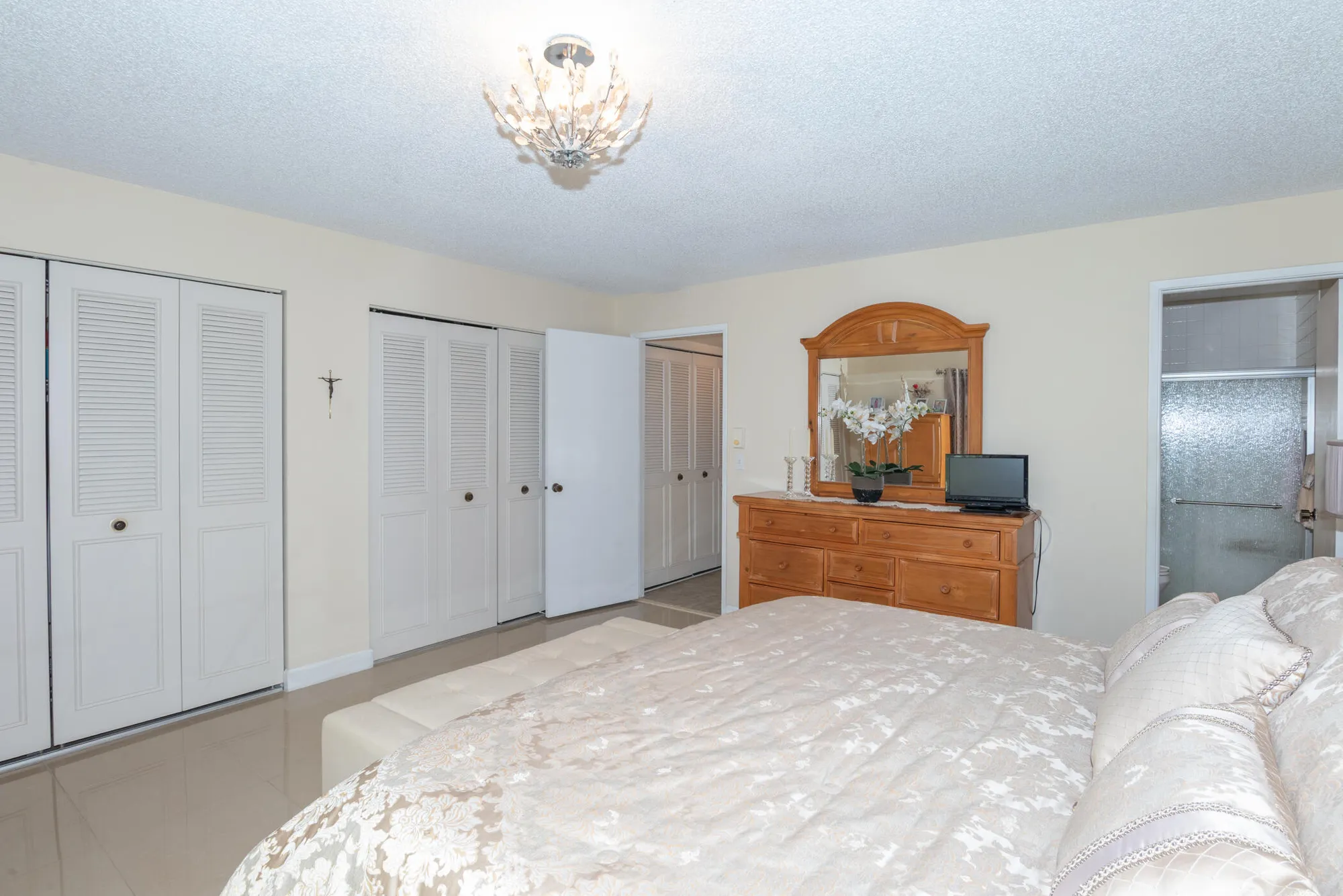 Property Slideshow image 18 of 36 | 460 franconia cir a, Lake Worth, FL, 33467