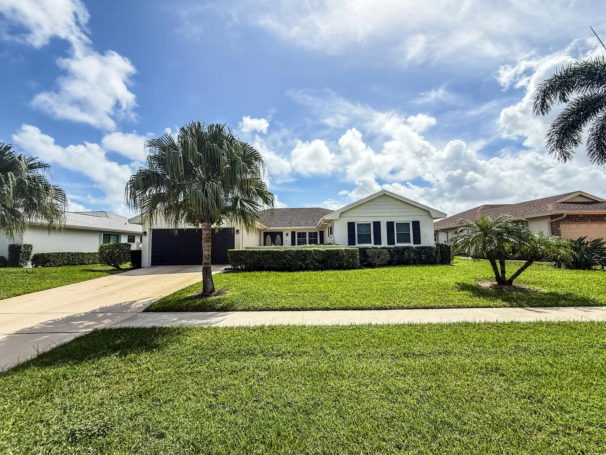 Property Slideshow image 2 of 17 | 10684 greentrail dr, Boynton Beach, FL, 33436