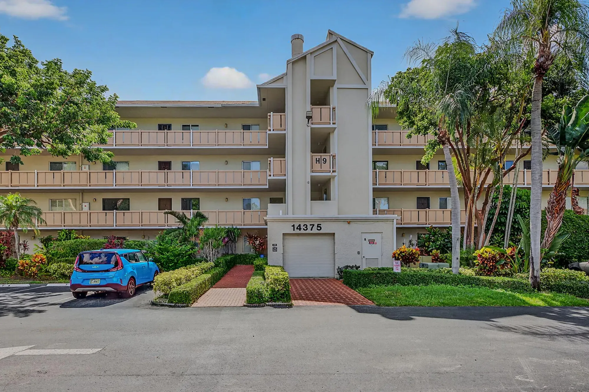 Property Slideshow image 4 of 25 | 14375 strathmore ln apt 404, Delray Beach, FL, 33446