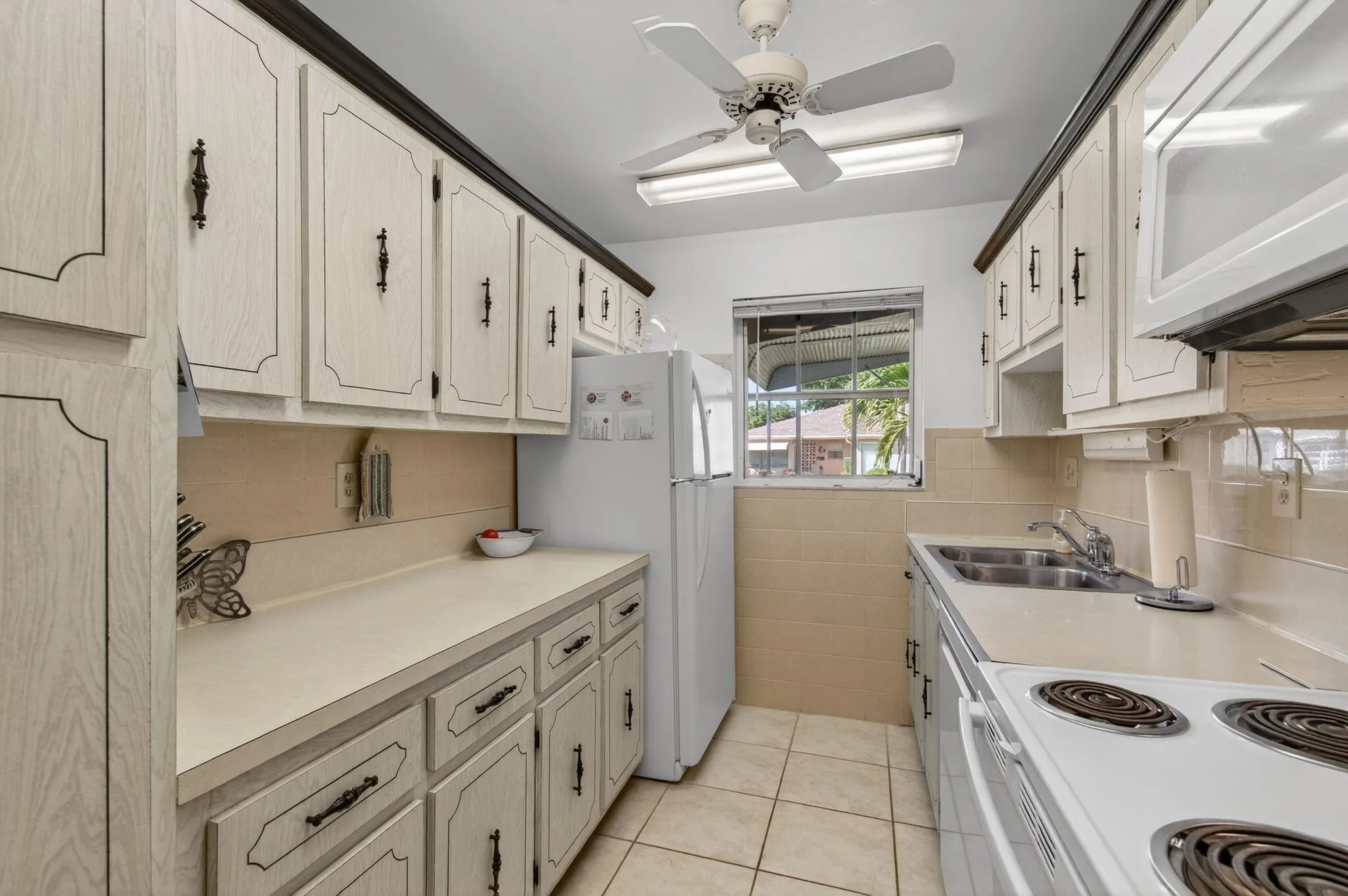 Property Slideshow image 18 of 46 | 1225 club dr b, Delray Beach, FL, 33445