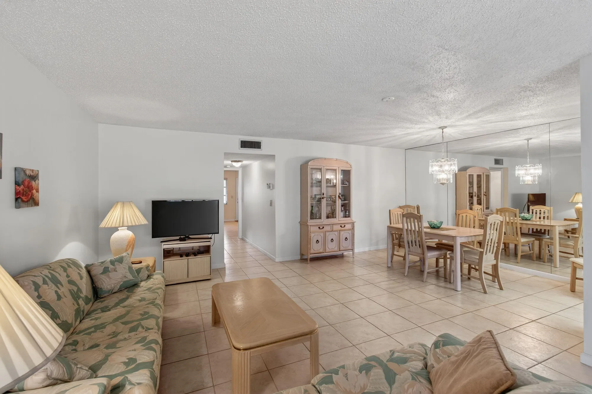 Property Slideshow image 8 of 46 | 1225 club dr b, Delray Beach, FL, 33445