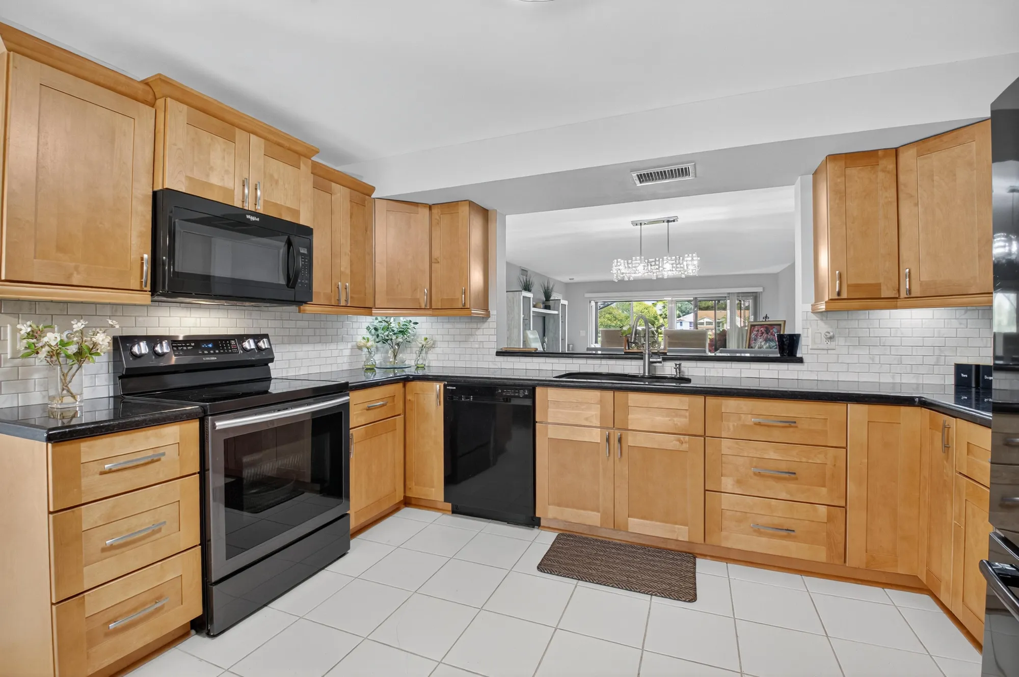 Property Slideshow image 9 of 47 | 9777 sills dr 103, Boynton Beach, FL, 33437
