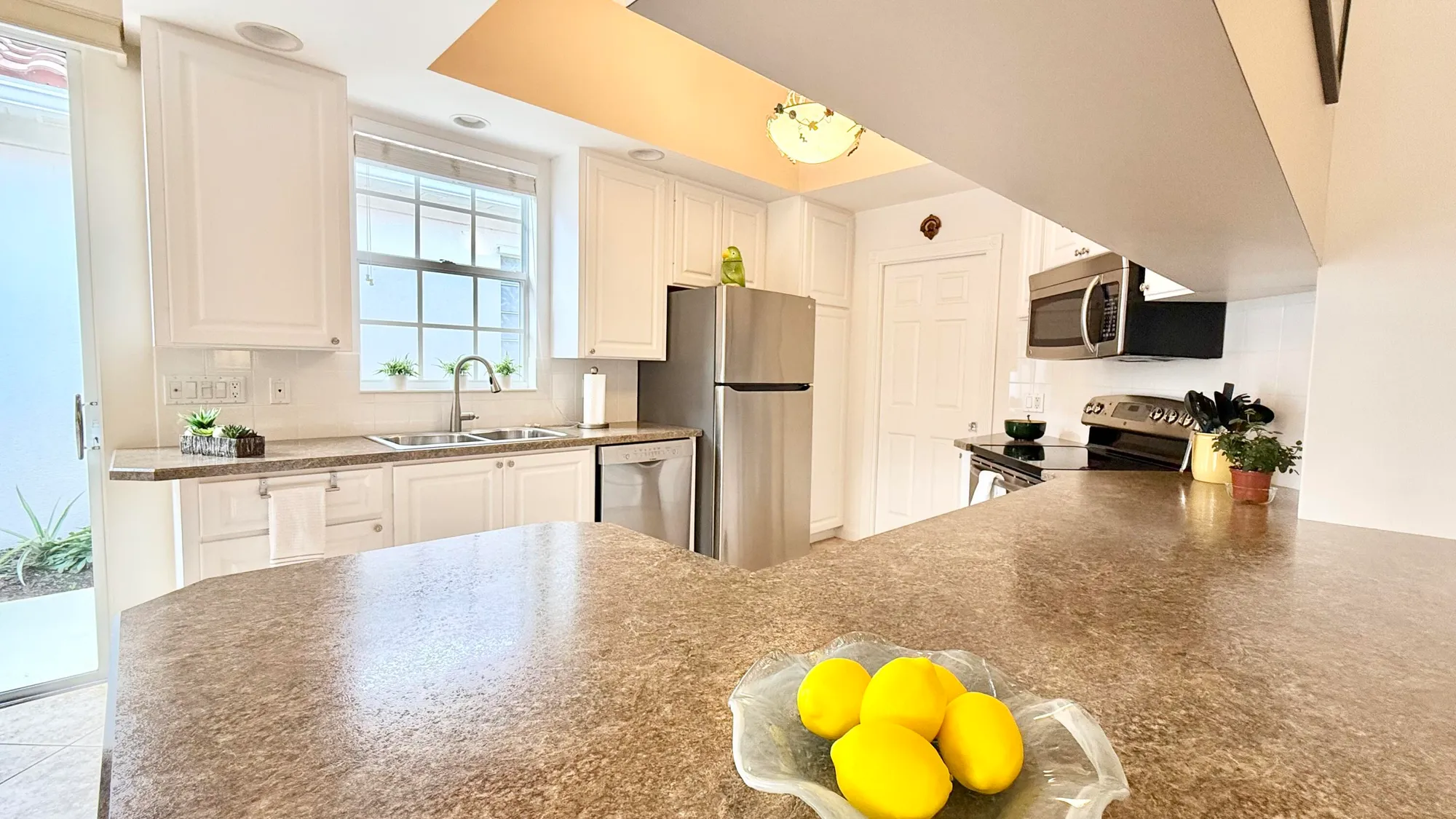 Property Slideshow image 5 of 67 | 2603 muskegon way, West Palm Beach, FL, 33411