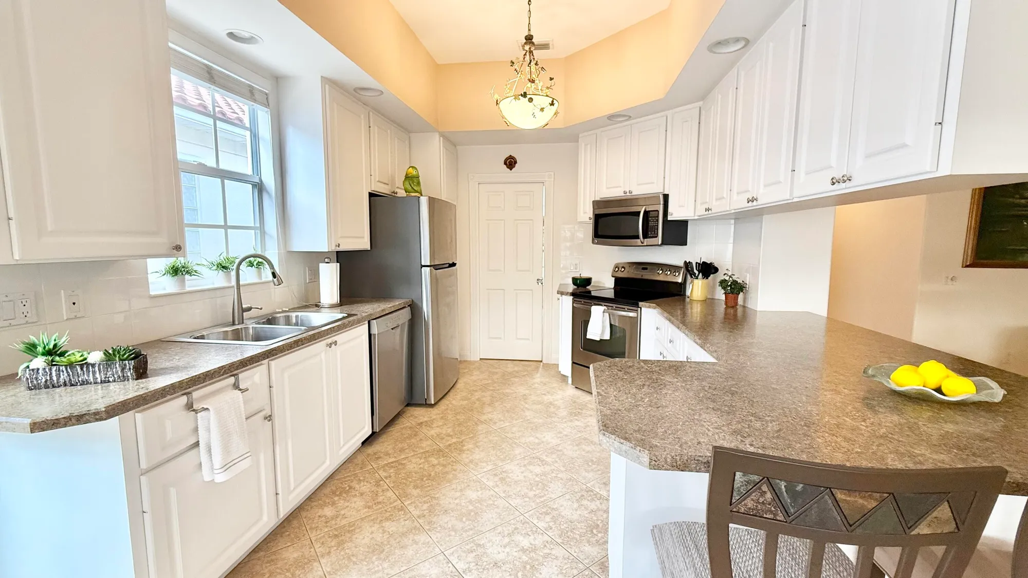 Property Slideshow image 4 of 67 | 2603 muskegon way, West Palm Beach, FL, 33411