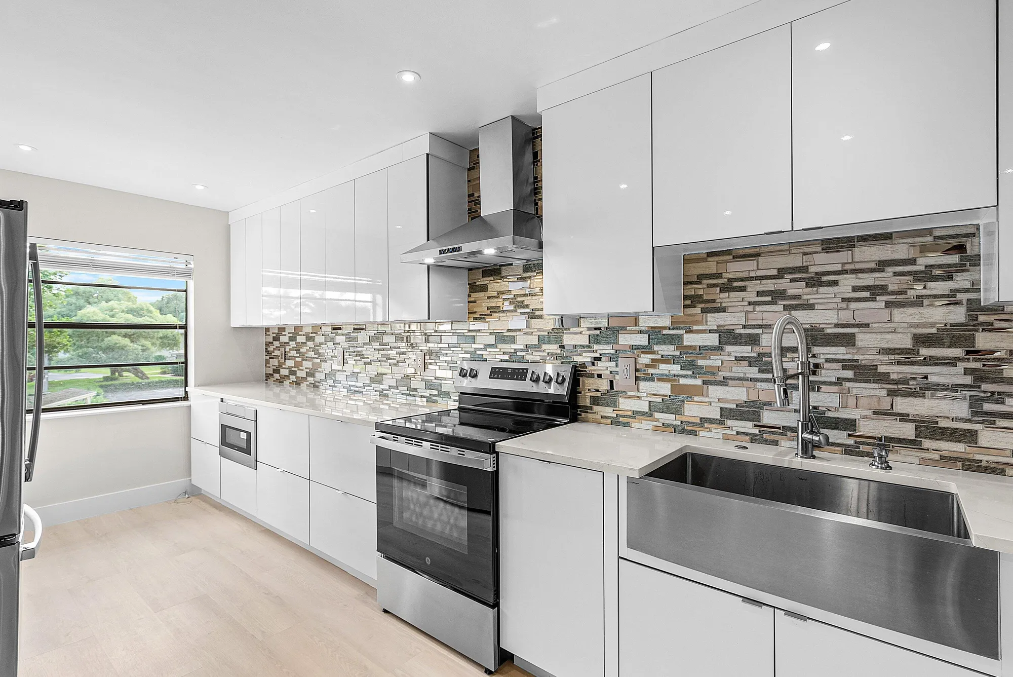 Property Slideshow image 14 of 54 | 18 stratford dr f, Boynton Beach, FL, 33436