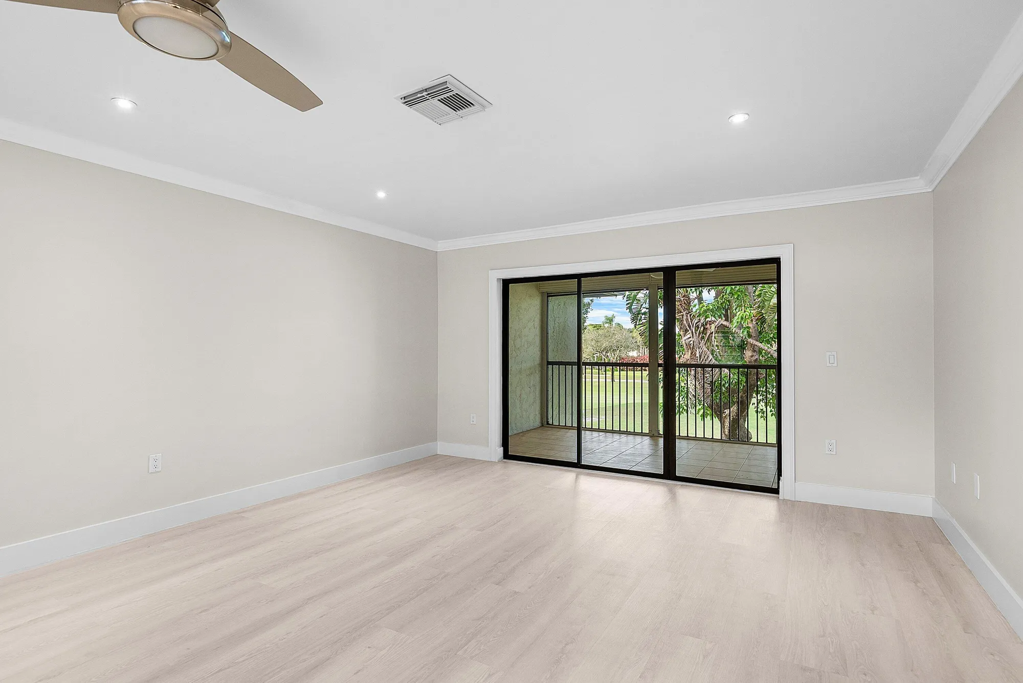 Property Slideshow image 21 of 54 | 18 stratford dr f, Boynton Beach, FL, 33436