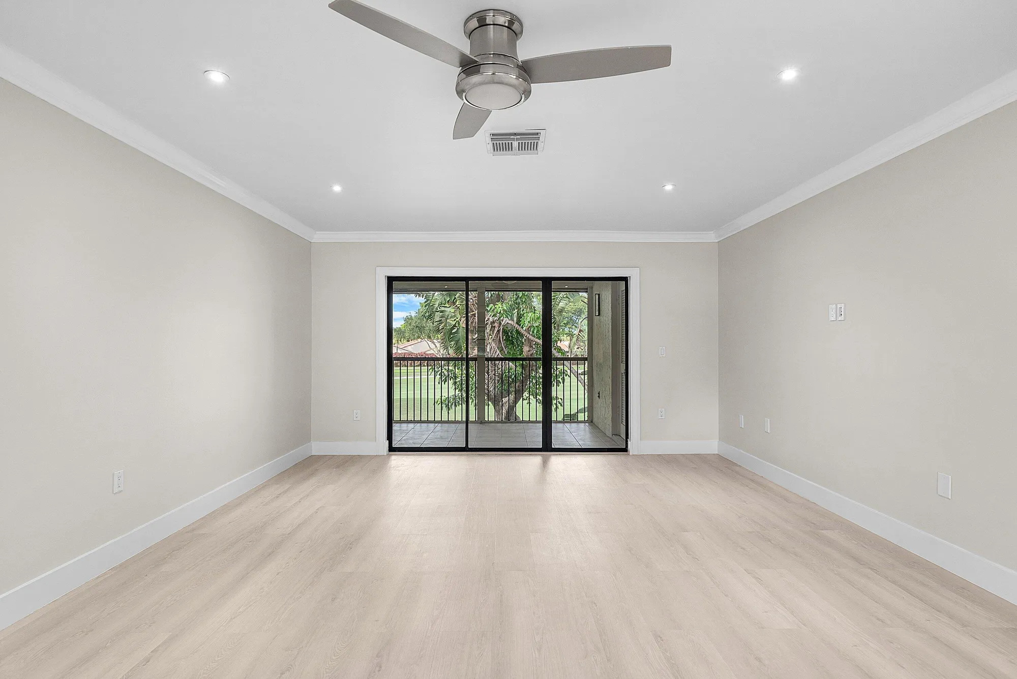 Property Slideshow image 22 of 54 | 18 stratford dr f, Boynton Beach, FL, 33436