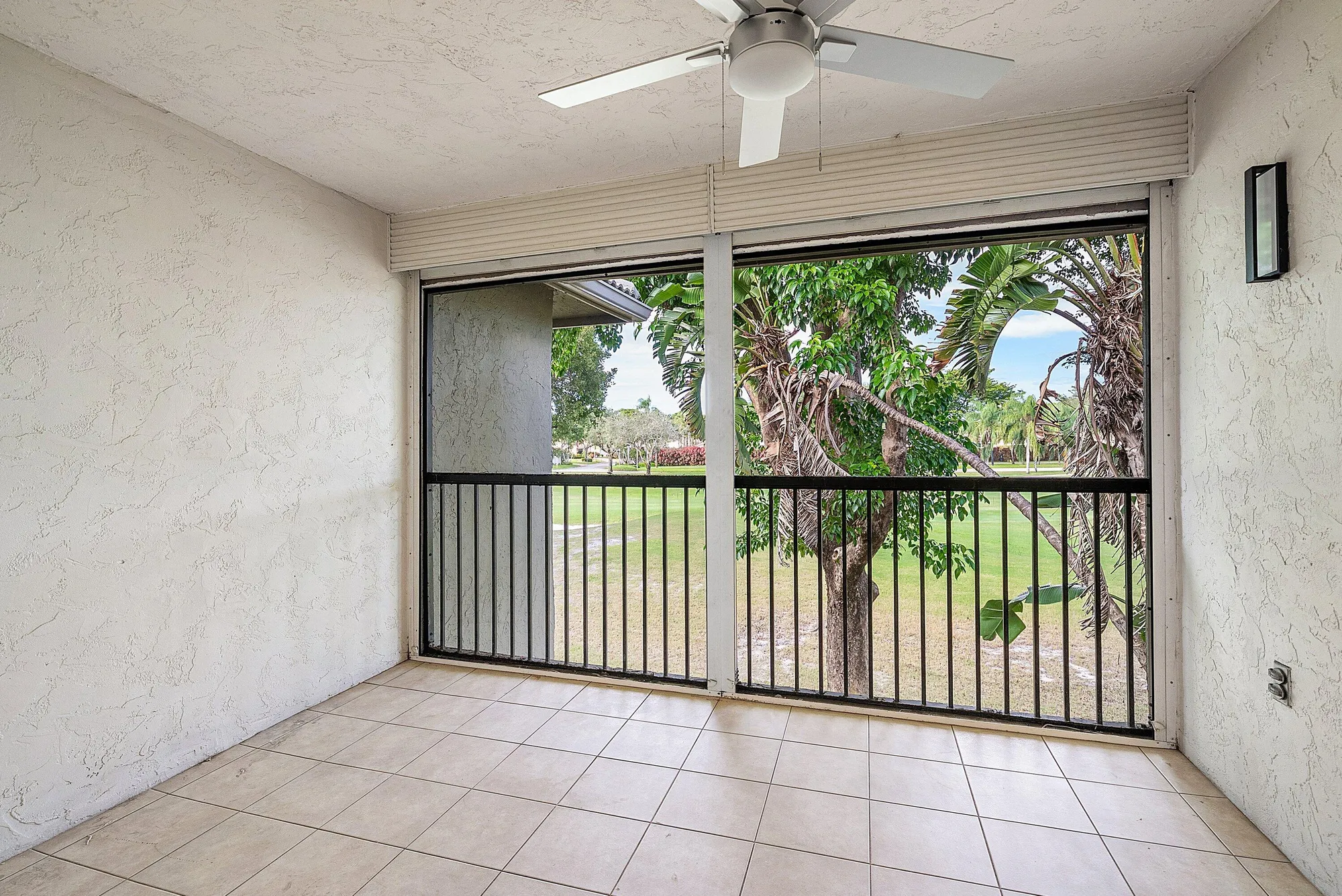 Property Slideshow image 23 of 54 | 18 stratford dr f, Boynton Beach, FL, 33436
