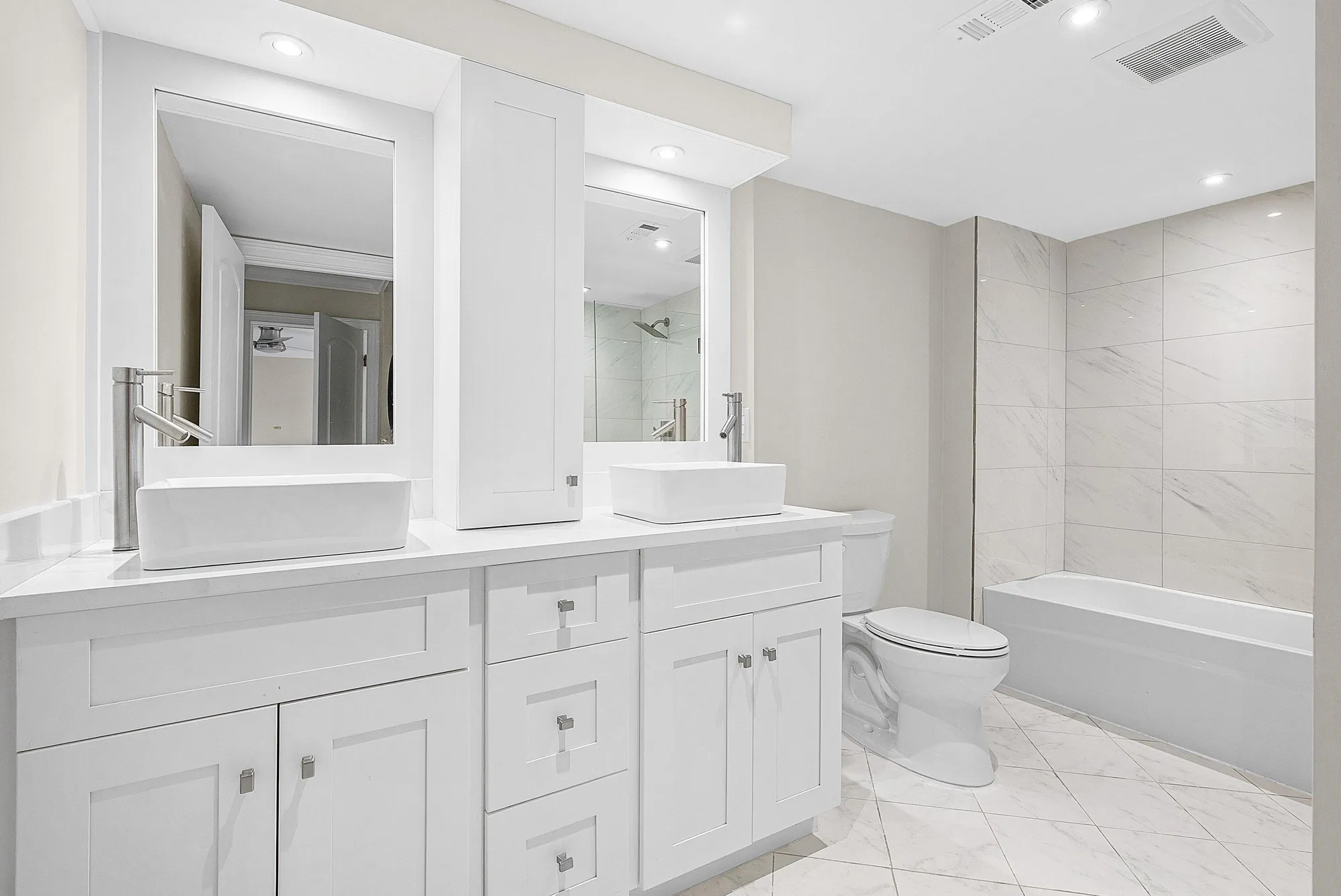 Property Slideshow image 8 of 54 | 18 stratford dr f, Boynton Beach, FL, 33436