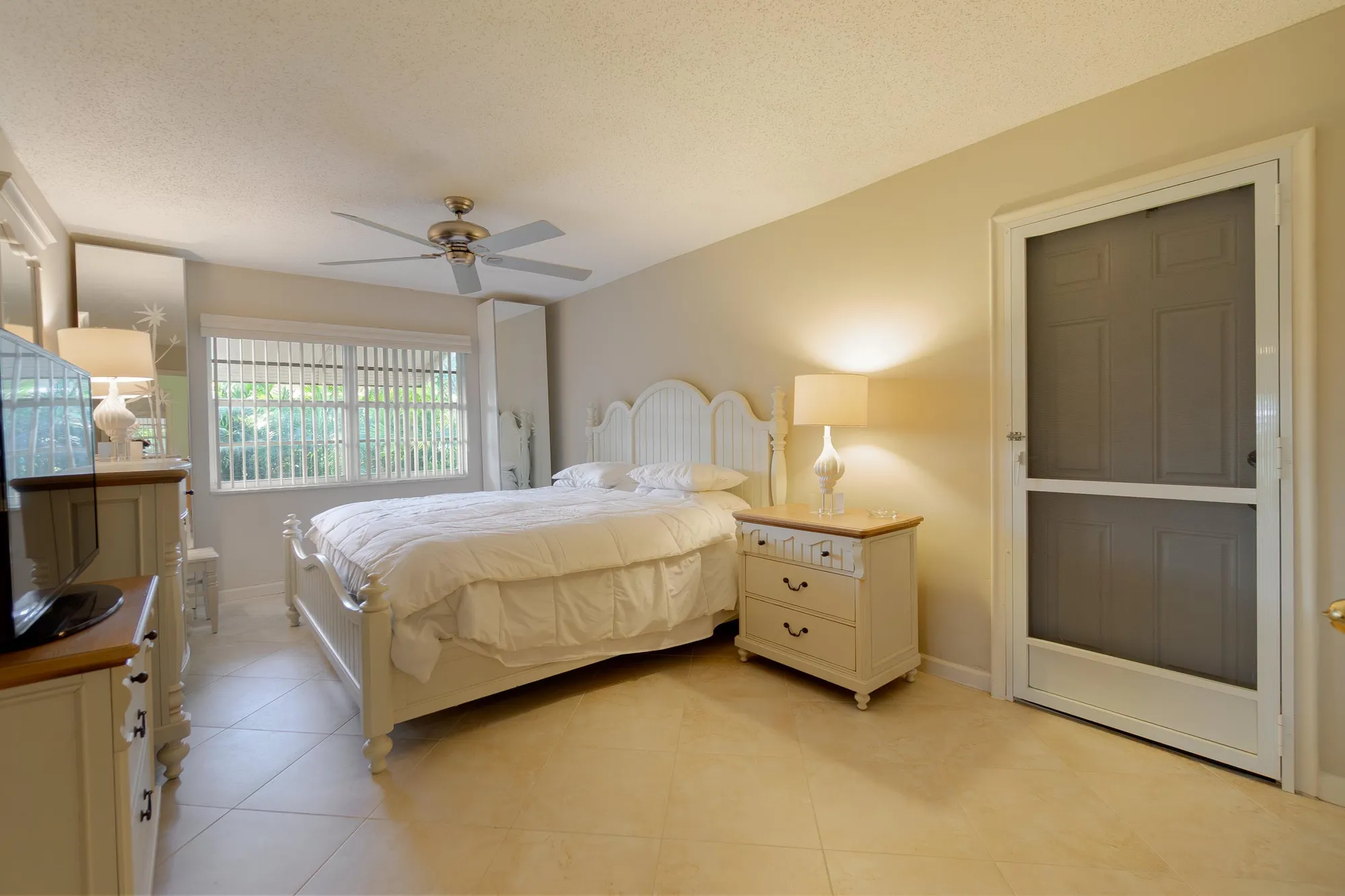 Property Slideshow image 12 of 30 | 1042 north dr a, Delray Beach, FL, 33445