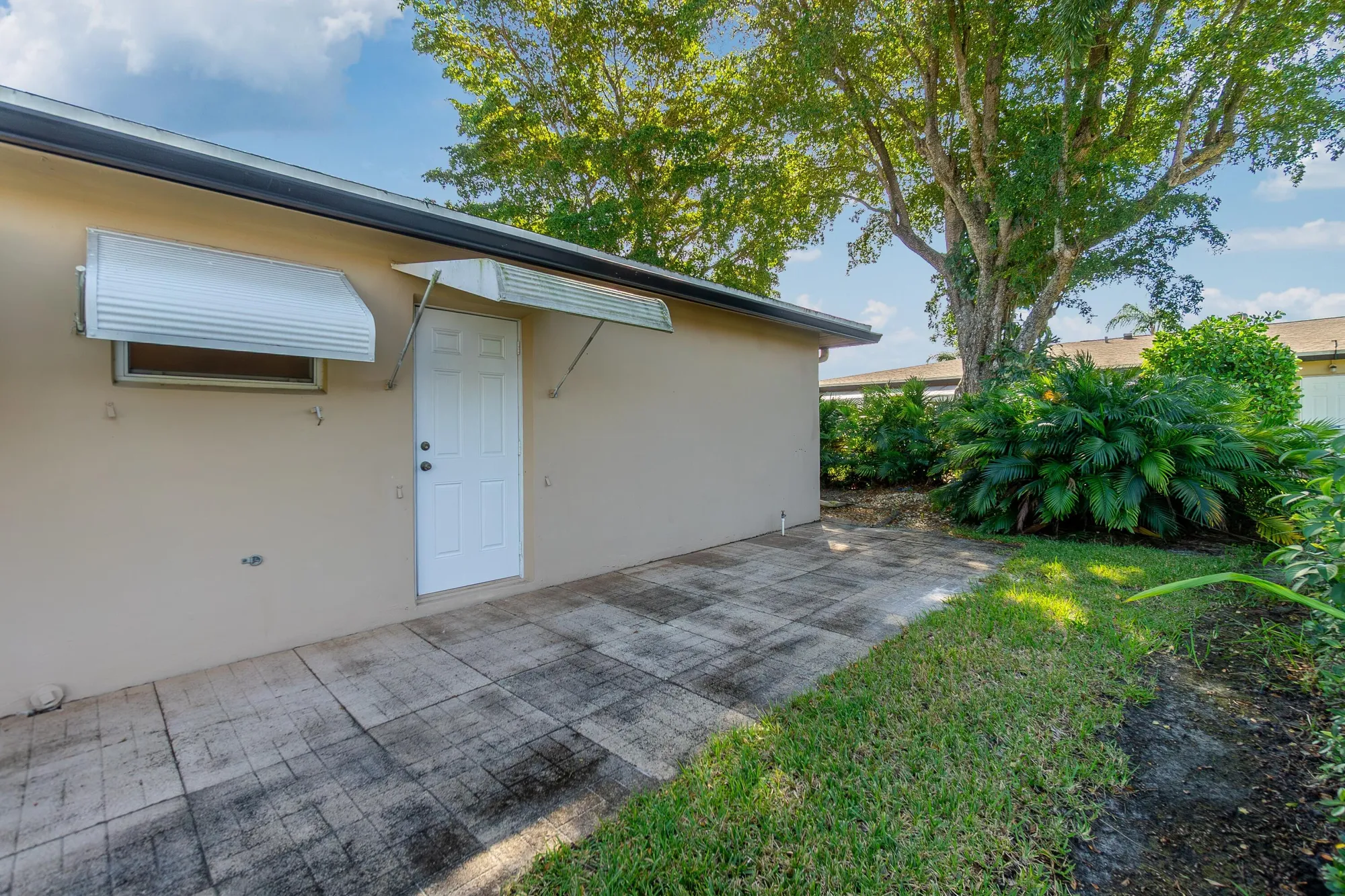 Property Slideshow image 21 of 30 | 1042 north dr a, Delray Beach, FL, 33445