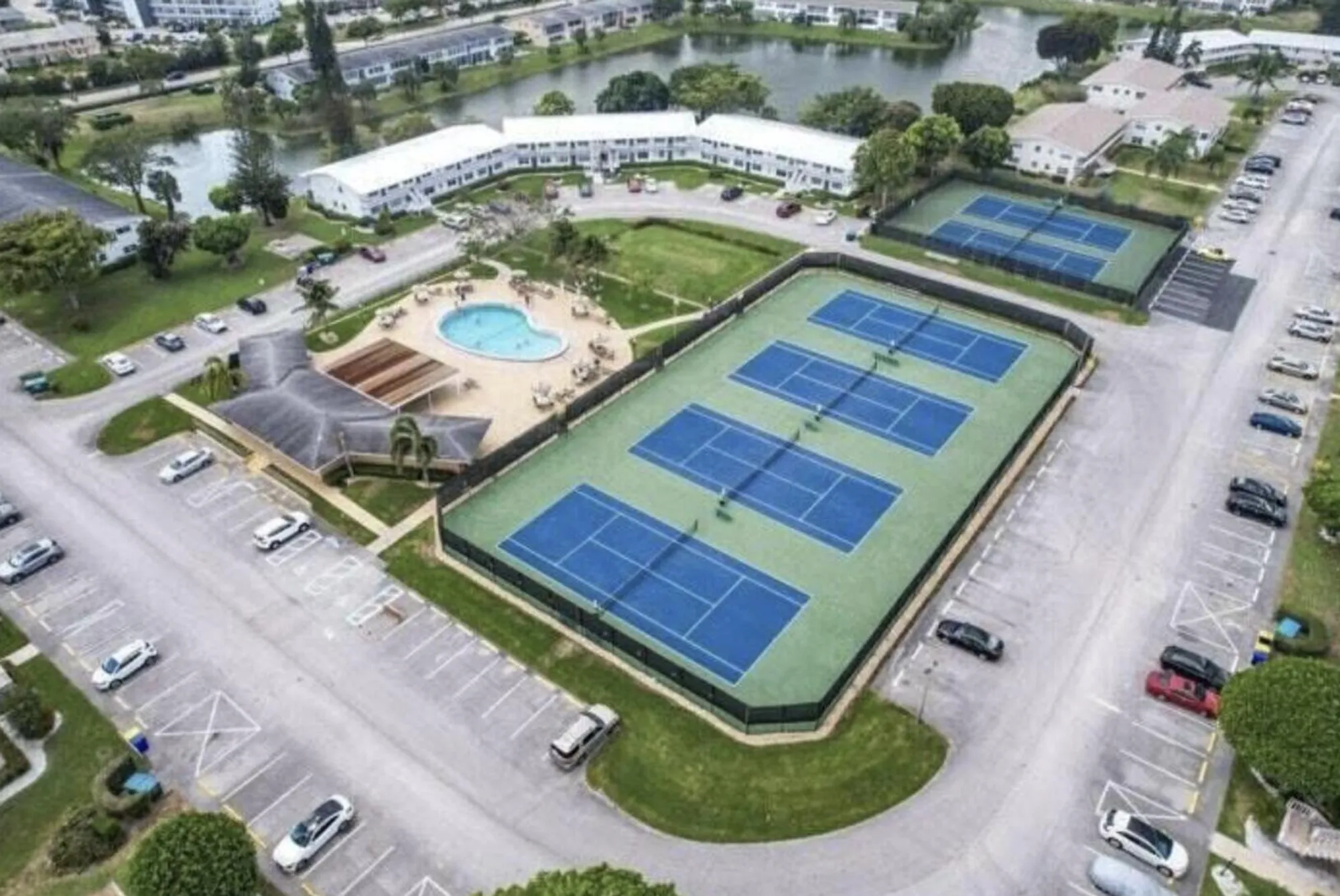 Property Slideshow image 25 of 29 | 204 windsor i, West Palm Beach, FL, 33417