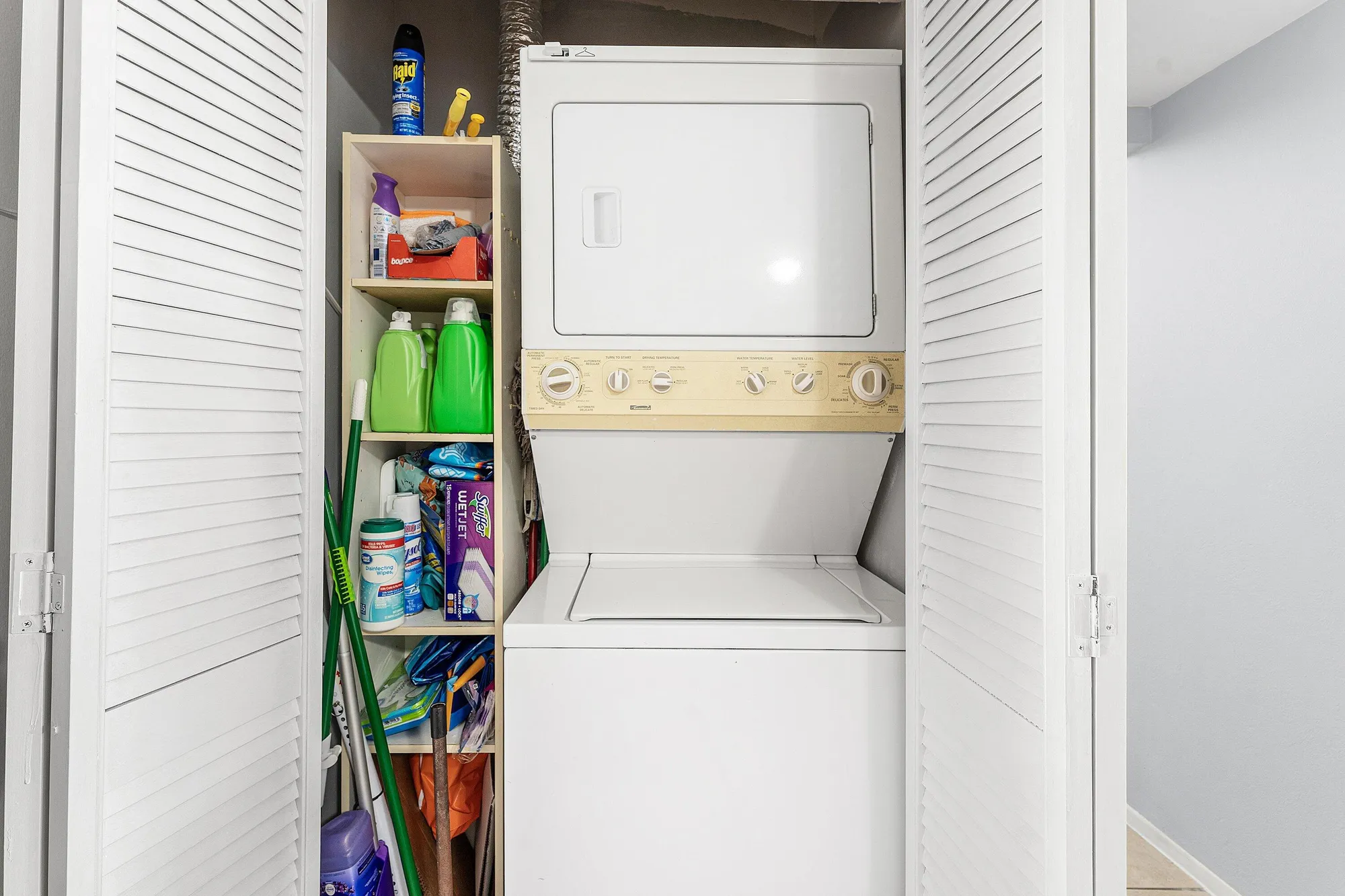 Property Slideshow image 12 of 44 | 215 lake dora dr, West Palm Beach, FL, 33411