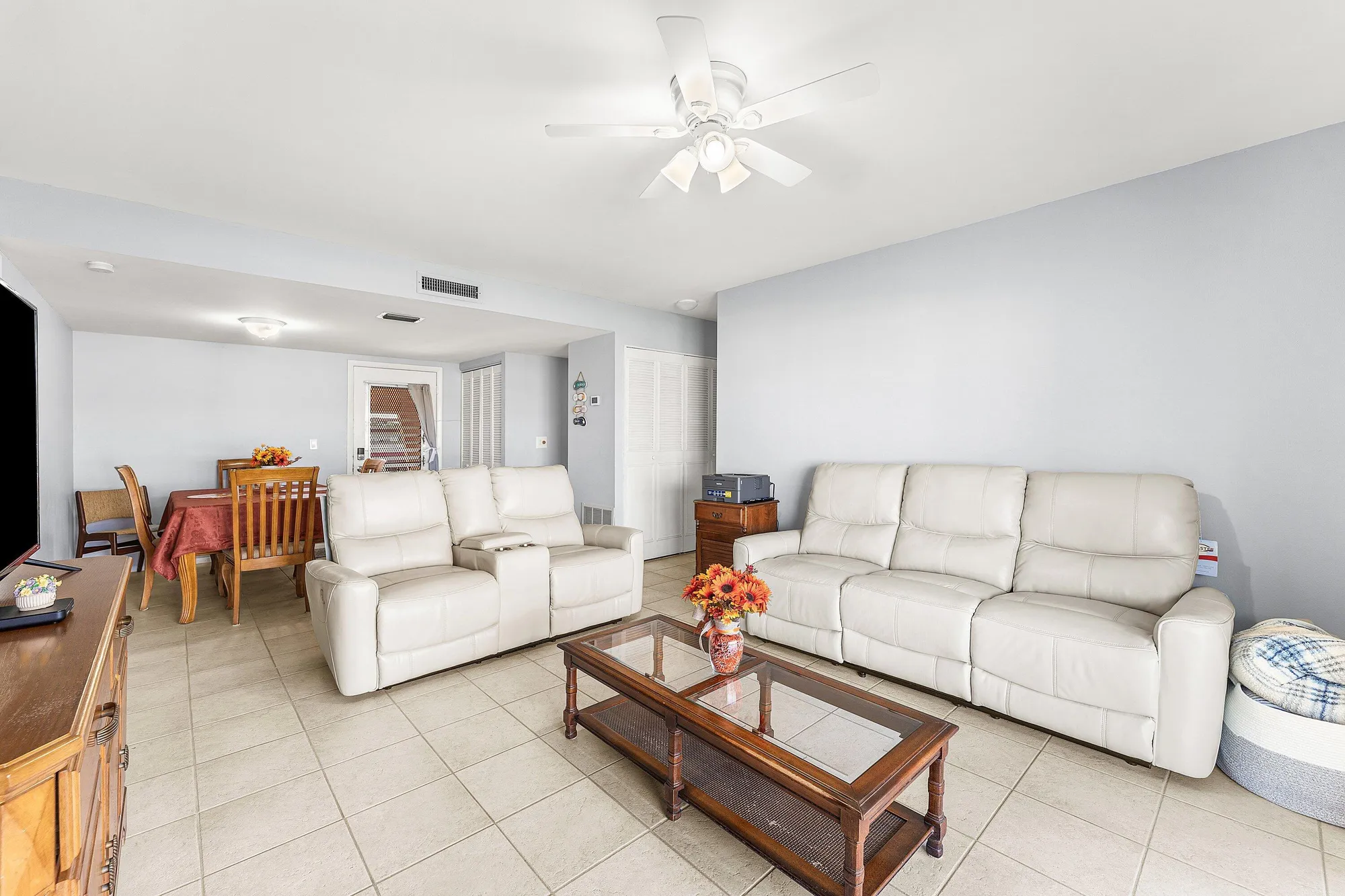Property Slideshow image 14 of 44 | 215 lake dora dr, West Palm Beach, FL, 33411