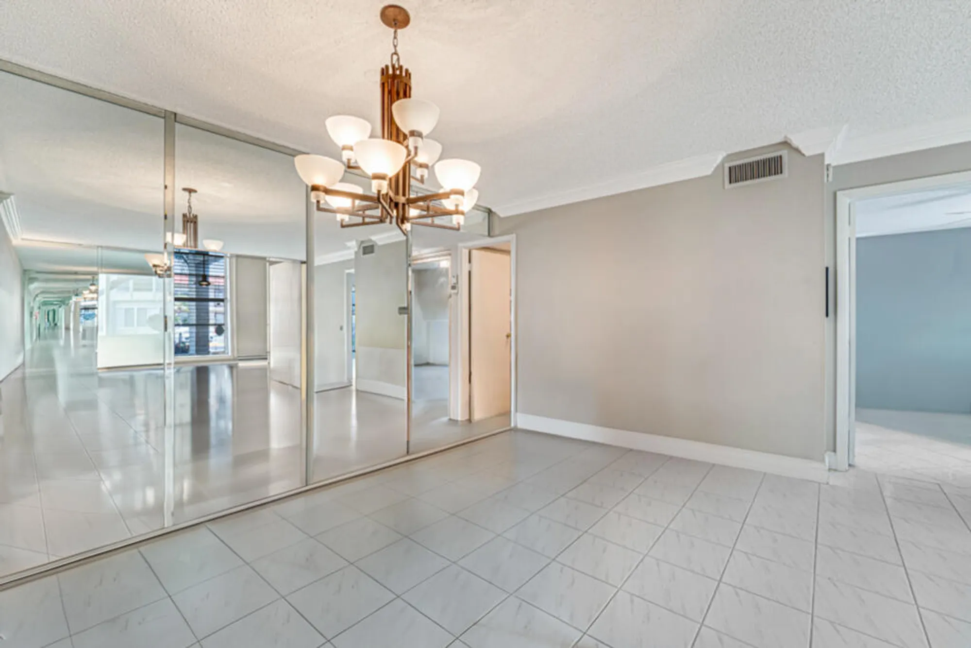 Property Slideshow image 13 of 41 | 33 abbey ln 103, Delray Beach, FL, 33446