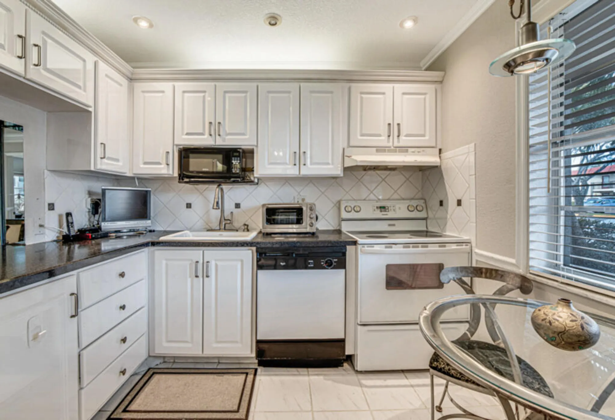 Property Slideshow image 17 of 41 | 33 abbey ln 103, Delray Beach, FL, 33446