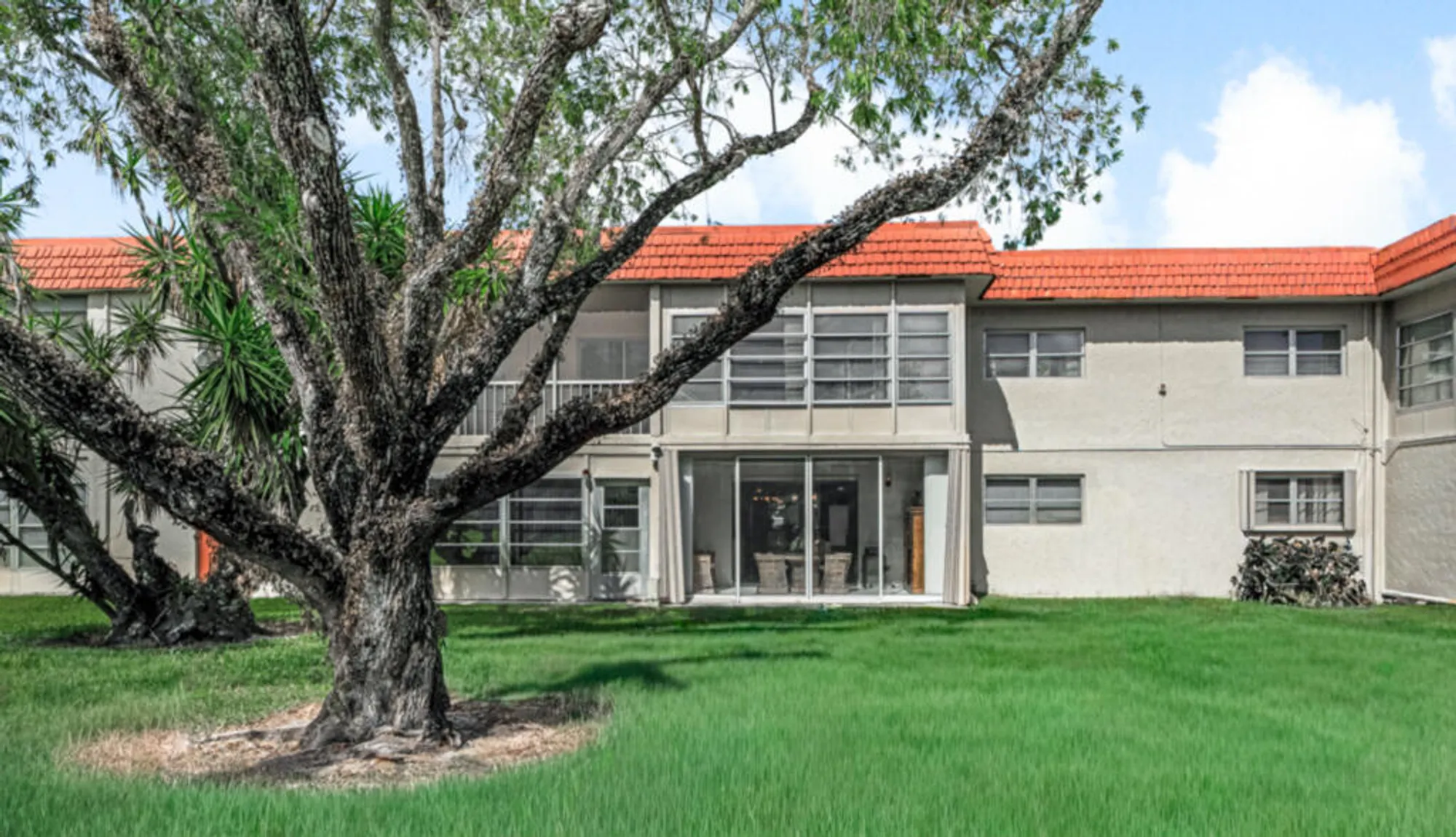 Property Slideshow image 32 of 41 | 33 abbey ln 103, Delray Beach, FL, 33446