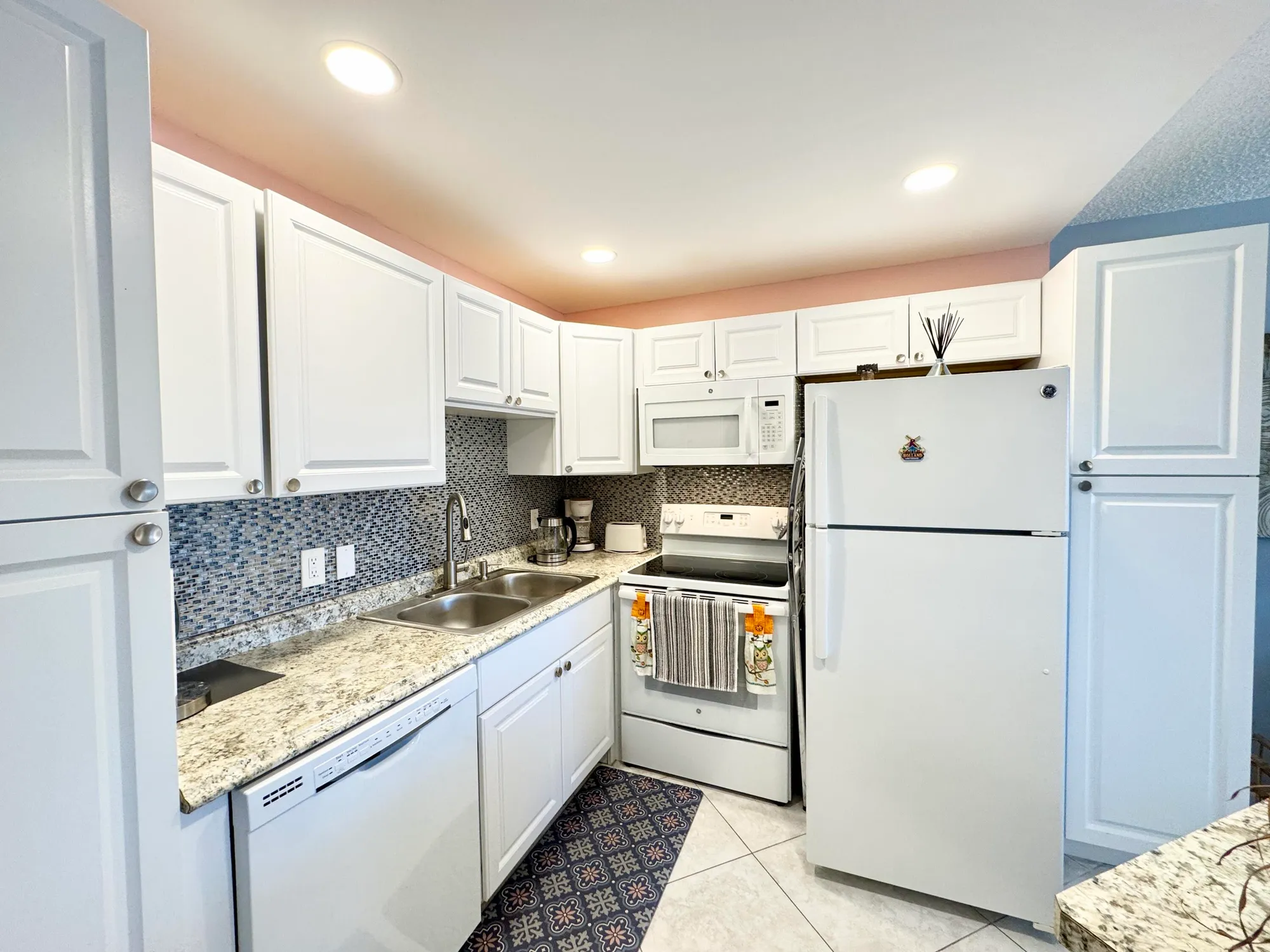 Property Slideshow image 11 of 41 | 203 southampton a, West Palm Beach, FL, 33417